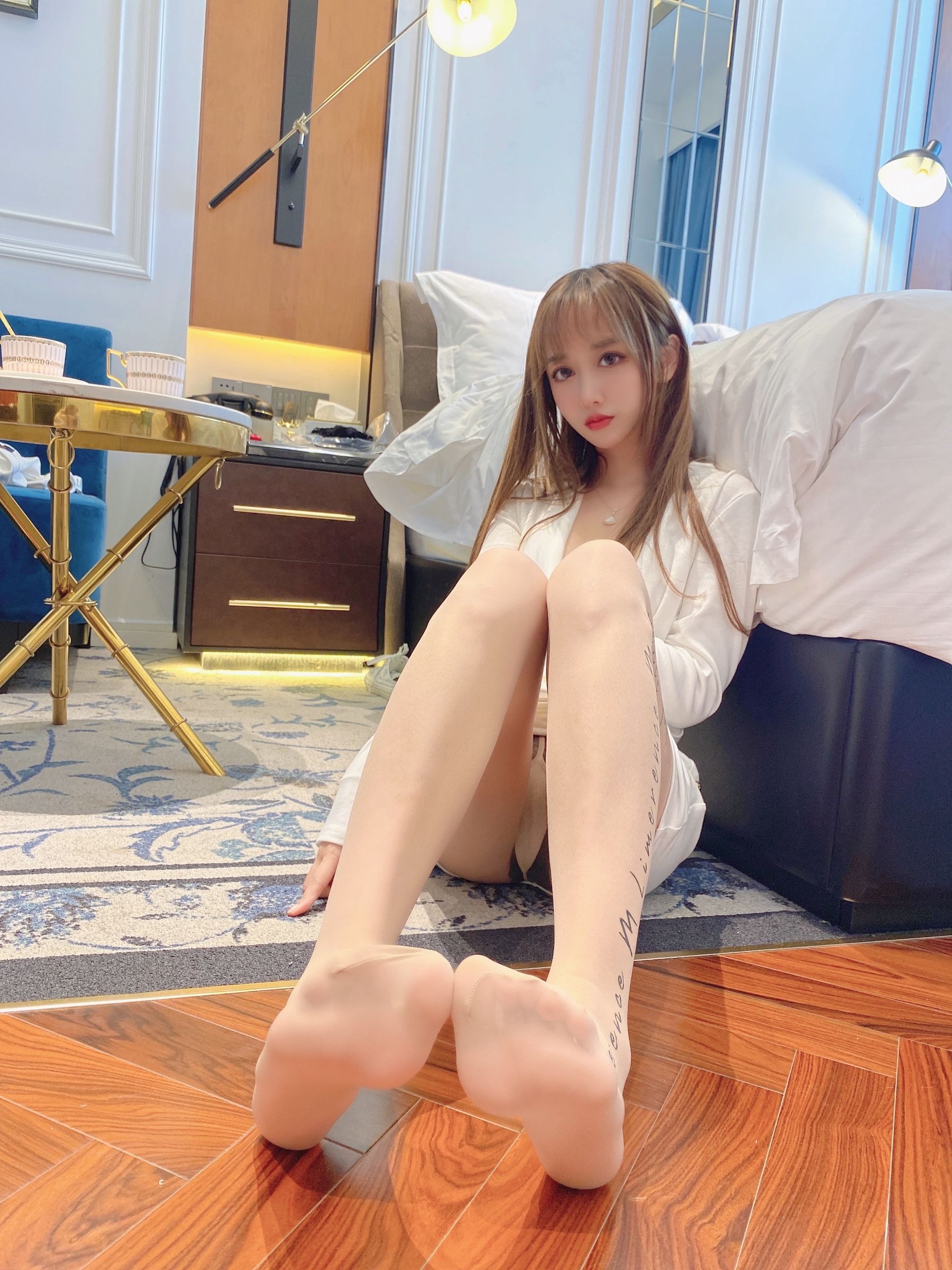 [COS福利] 斗鱼米线线sama - 肉丝袜美腿第8张