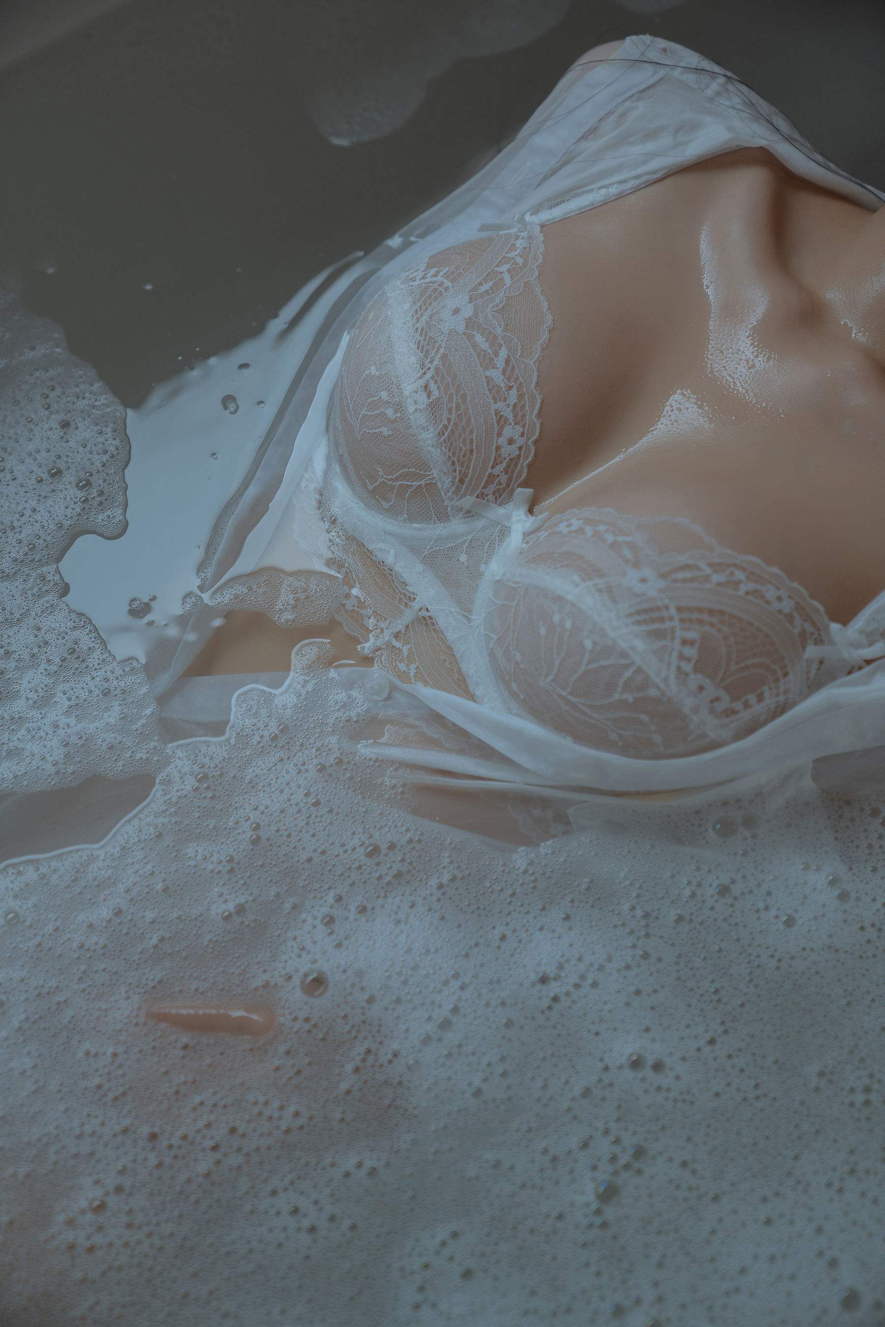 [COS福利] 阳光美少女萌芽儿o0 - 浴缸第11张