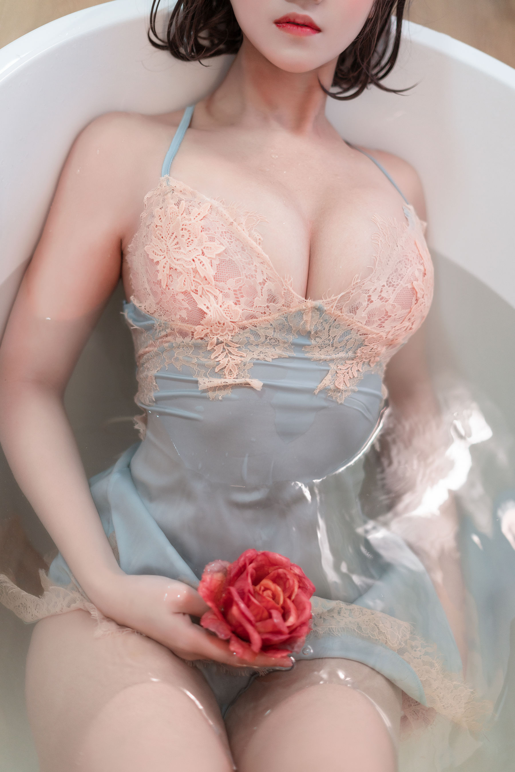 [COS福利] 微博妹子三度_69 - 蓝睡裙第3张