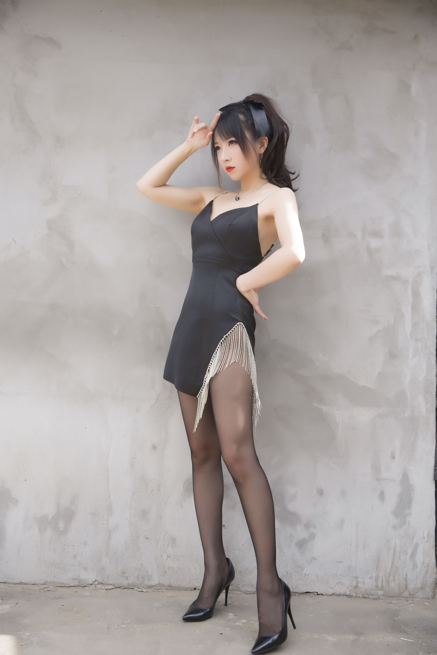 [COS福利] 斗鱼主播小女巫露娜 - 黑色流苏第5张