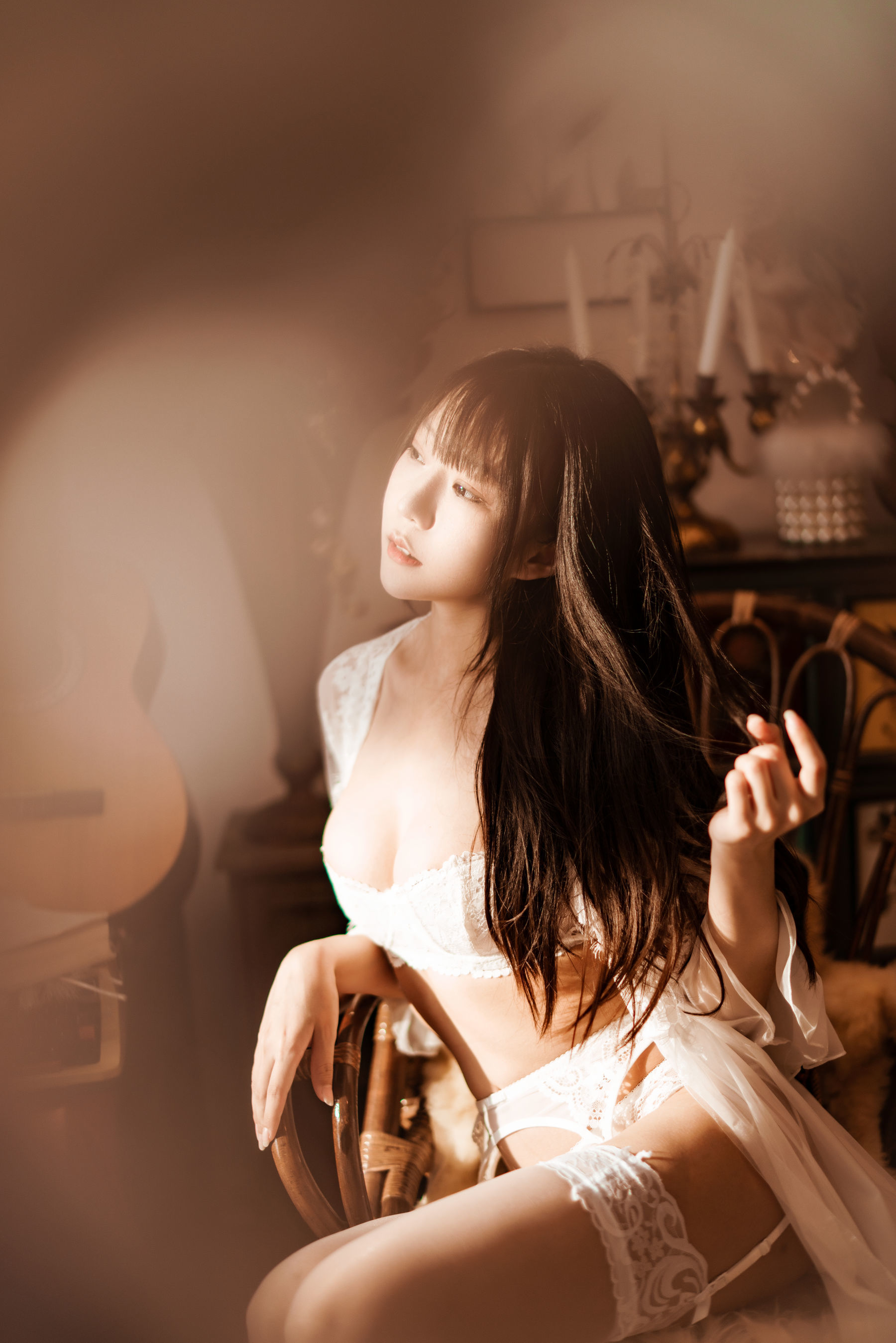 [网红COSER] 香草喵露露 - 室内白色蕾丝第3张