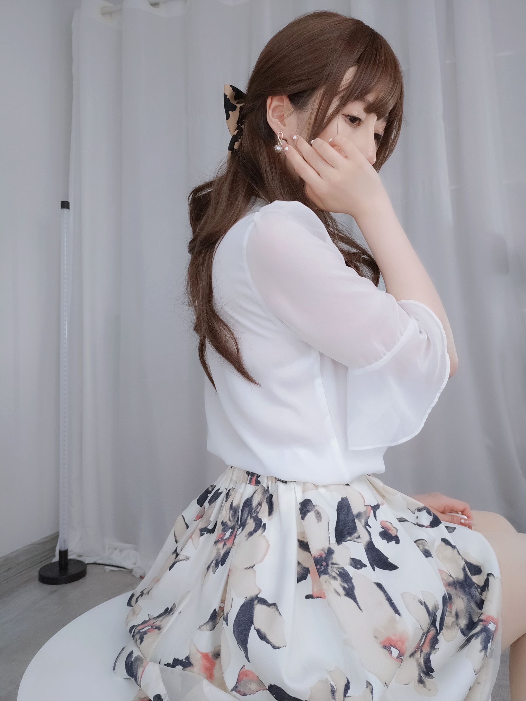 [网红COSER写真] Coser小姐姐白银 - 肉丝人妻第9张