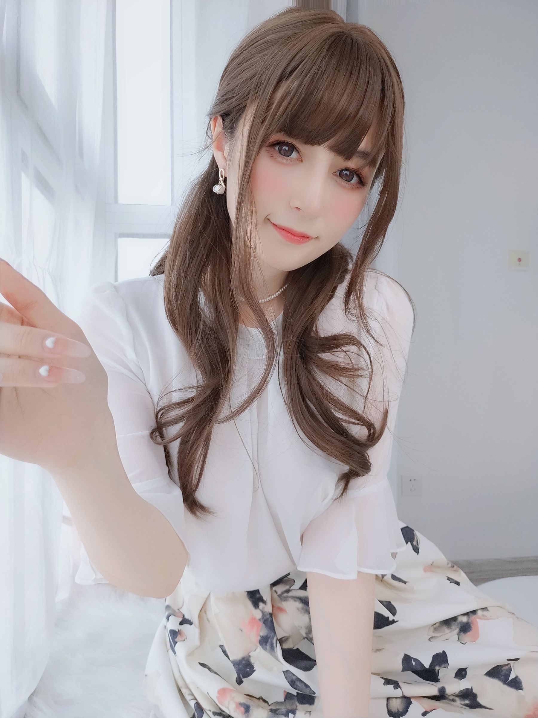 [网红COSER写真] Coser小姐姐白银 - 肉丝人妻第12张