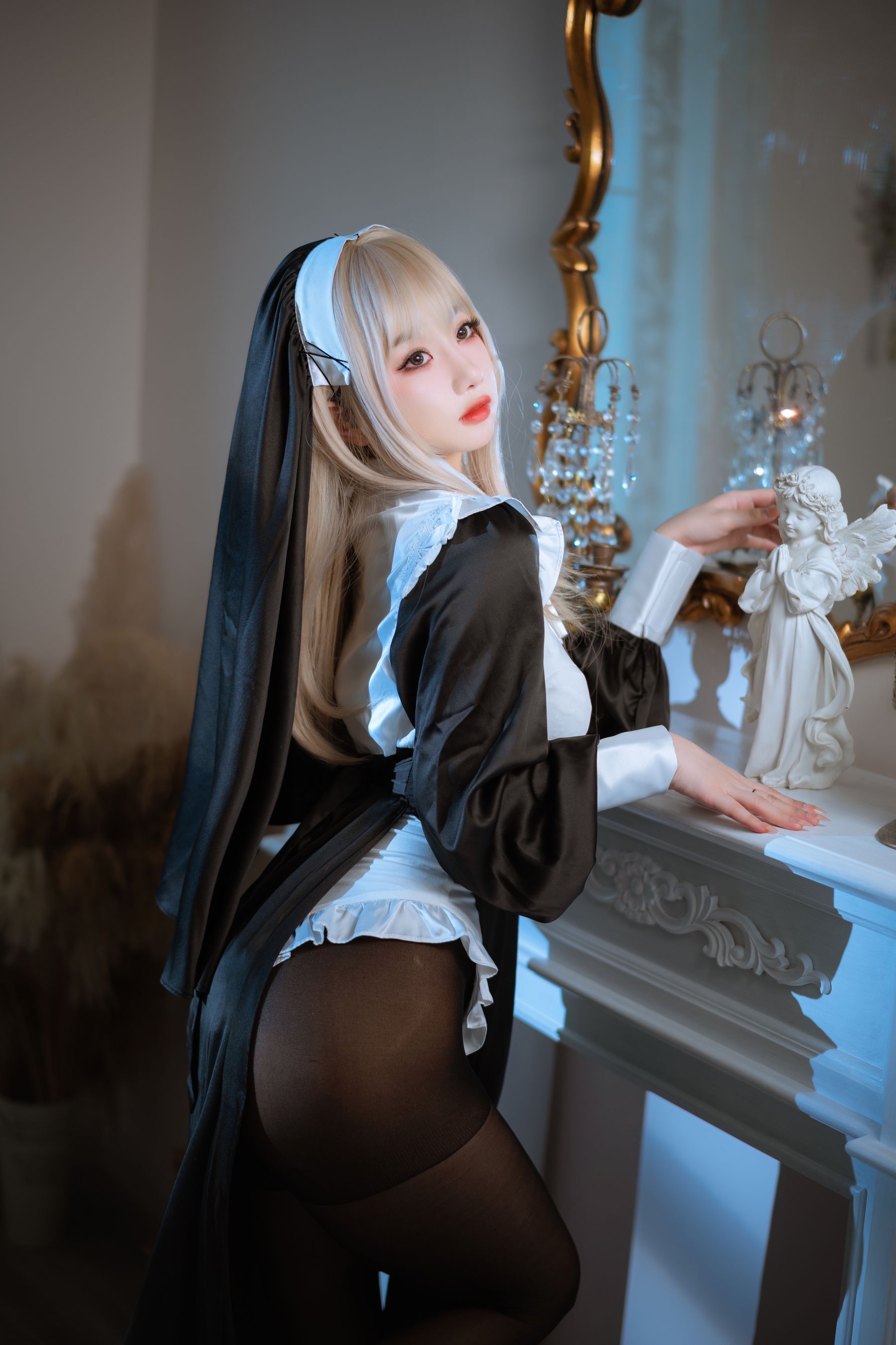 [福利COS] 白嫩美少女鬼畜瑶 - 修女第2张