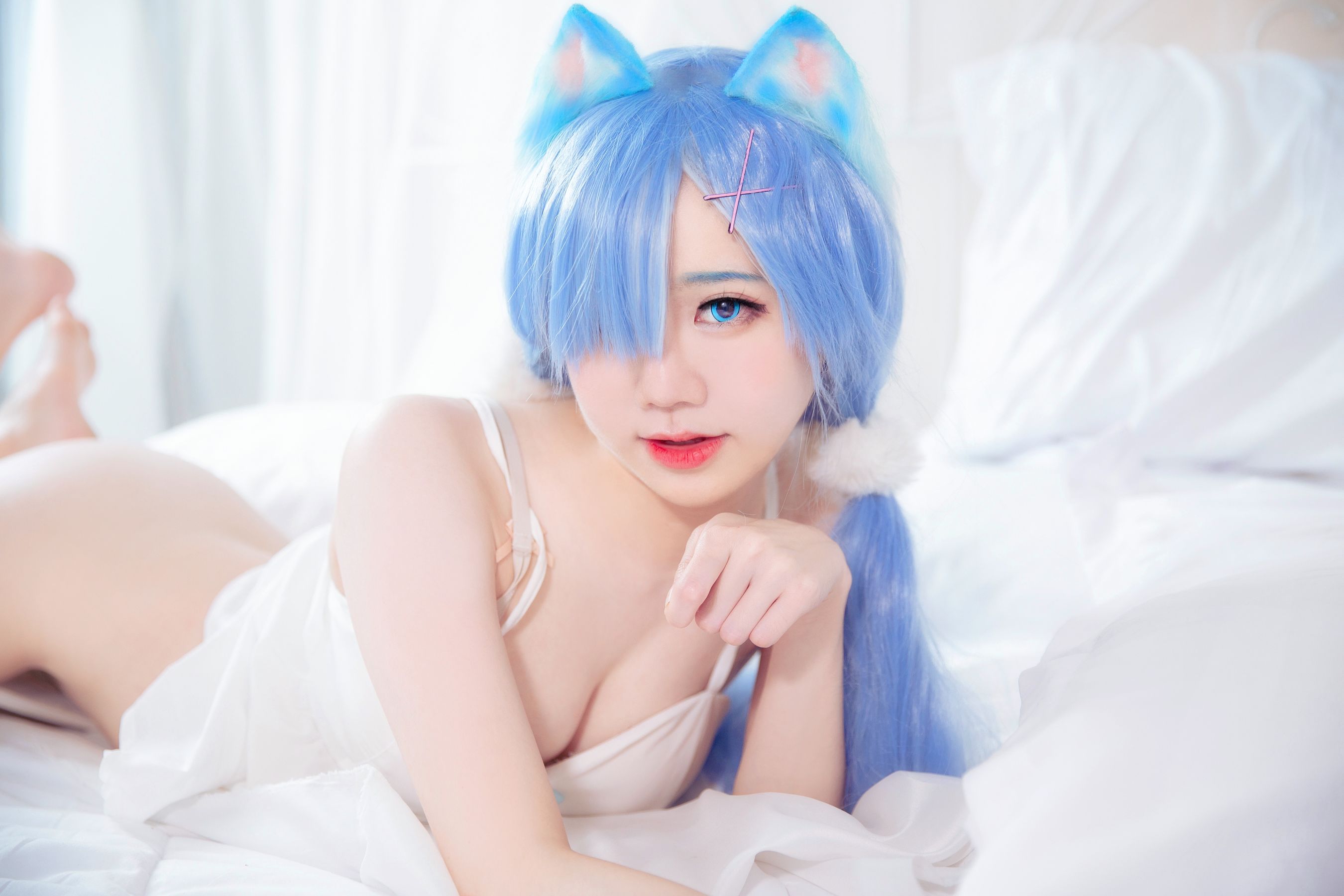 [网红COS] Sally Dorasnow - Rem White Kitty第2张