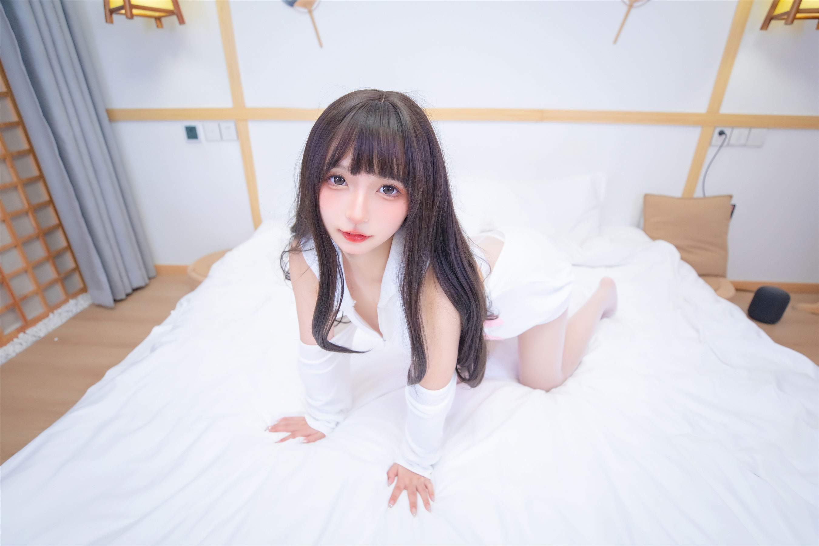 [网红COS] 萝莉神楽板真冬 白猫咪第6张