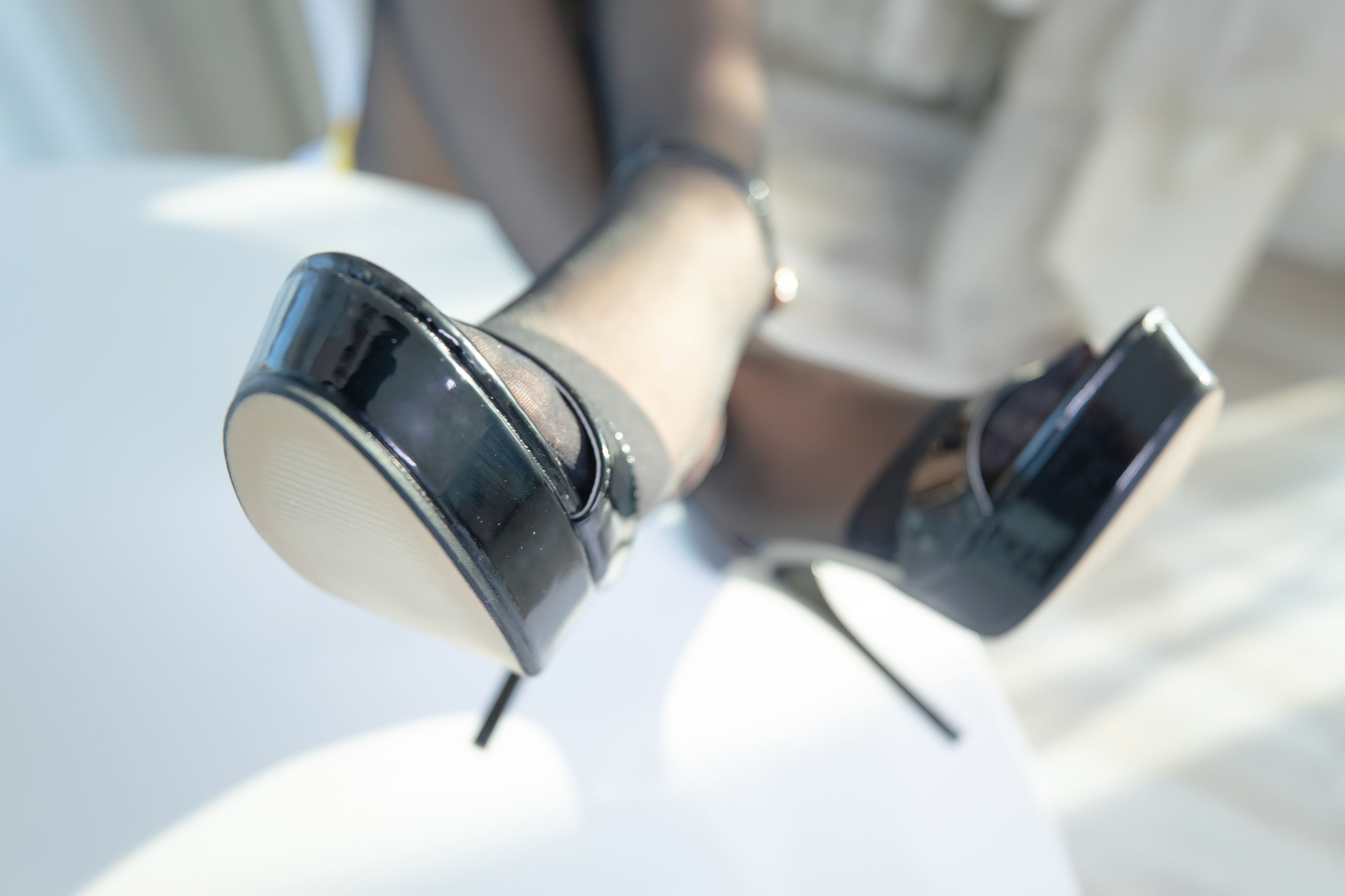 [网红COS] 萝莉神楽板真冬 黑丝胡桃第5张