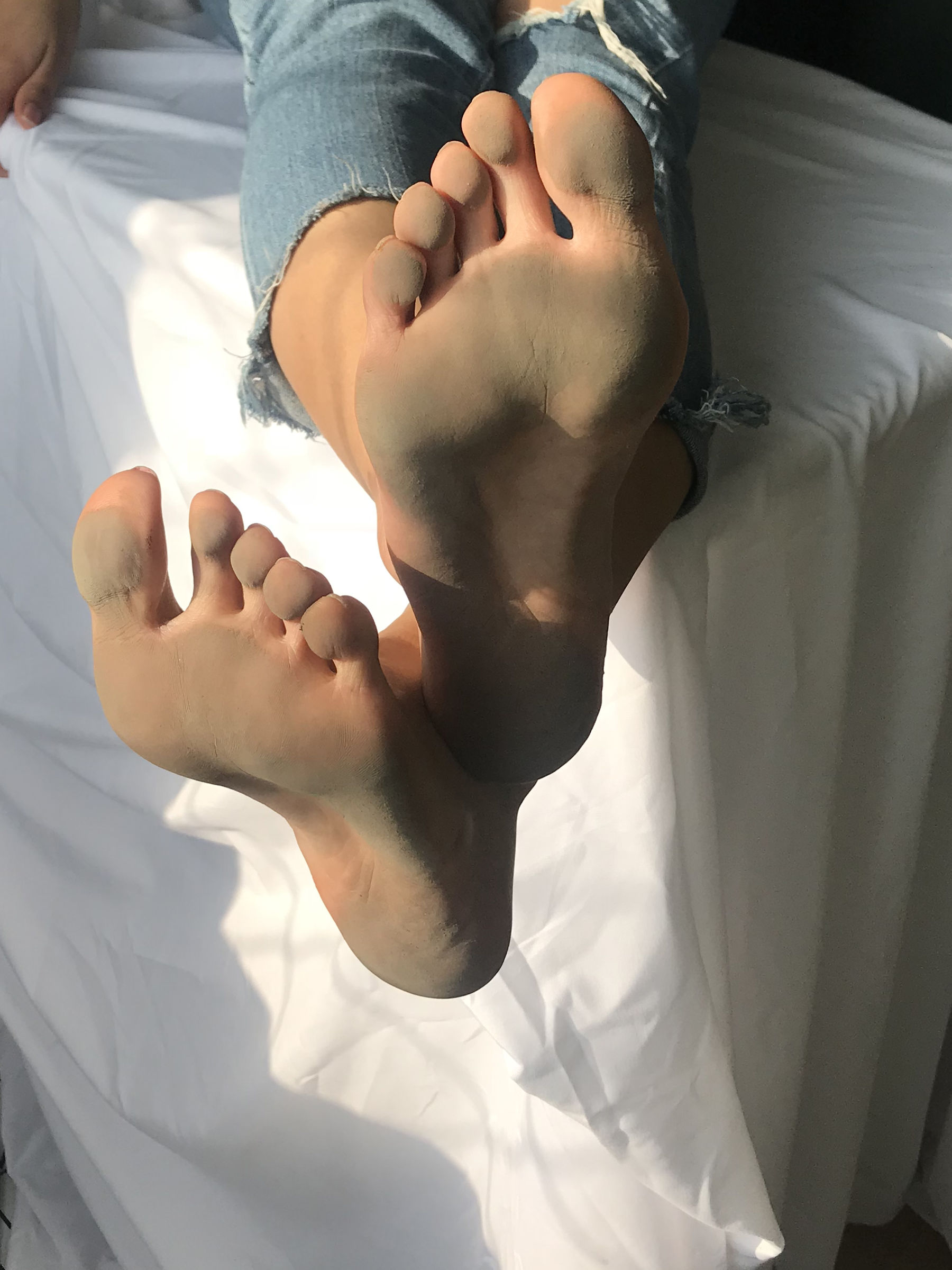 [福利COS] 安乔乔儿(Nia乔乔) No.015 脏脚踩鸡蛋第13张