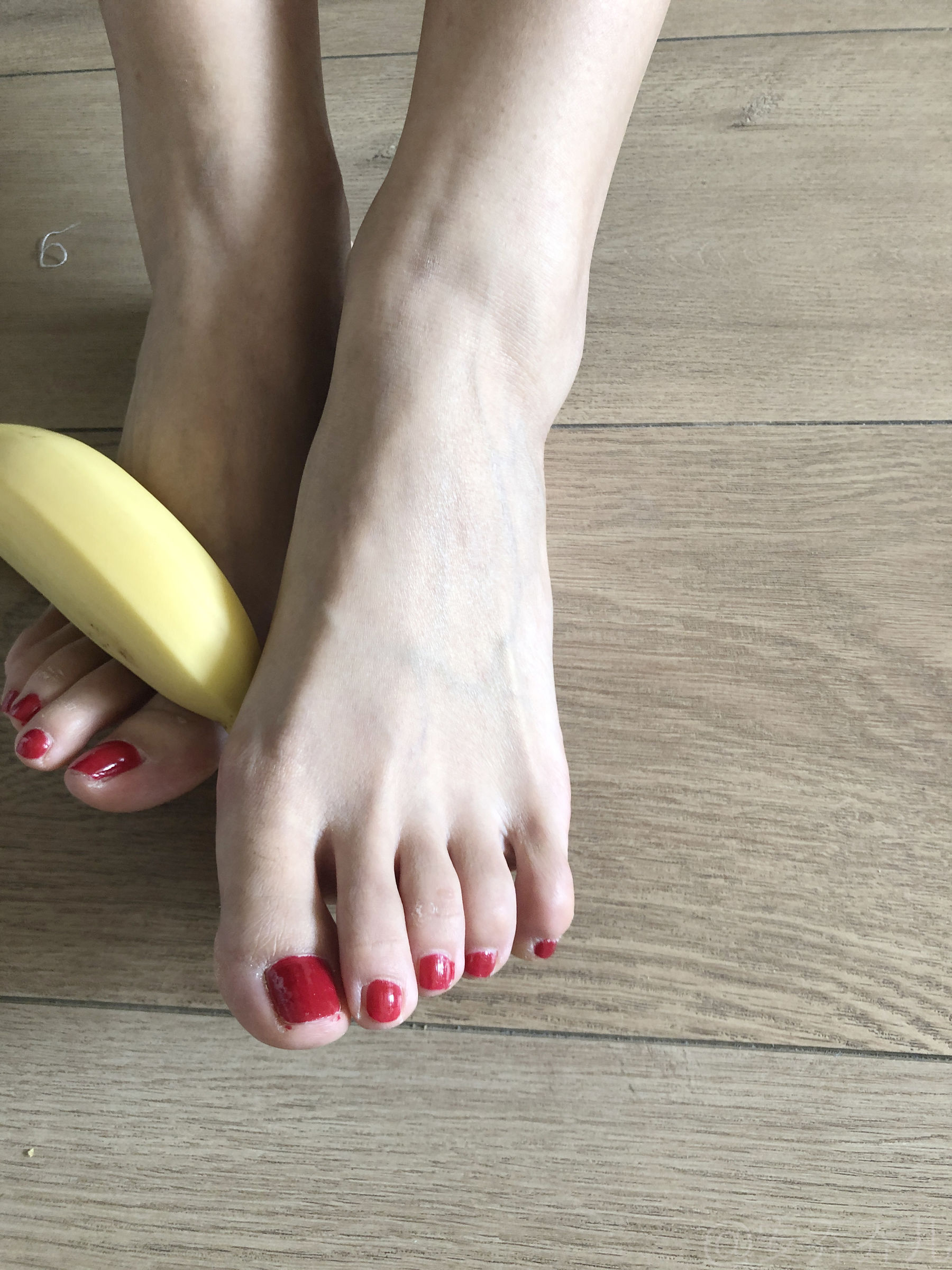 [福利COS] 安乔乔儿(Nia乔乔) No.009 踩香蕉第3张