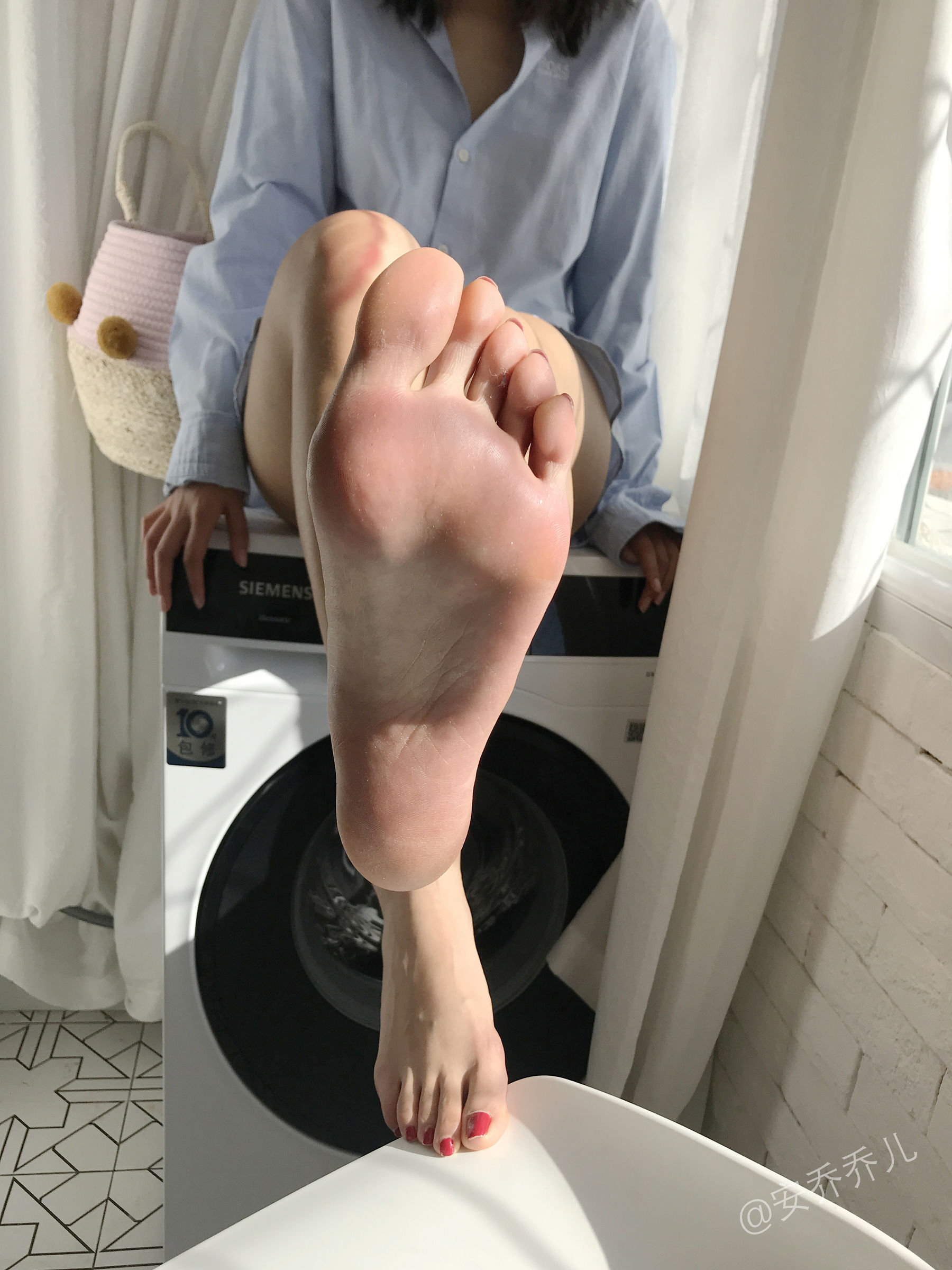 [福利COS] 安乔乔儿(Nia乔乔) No.016 阳台洗衣房第8张