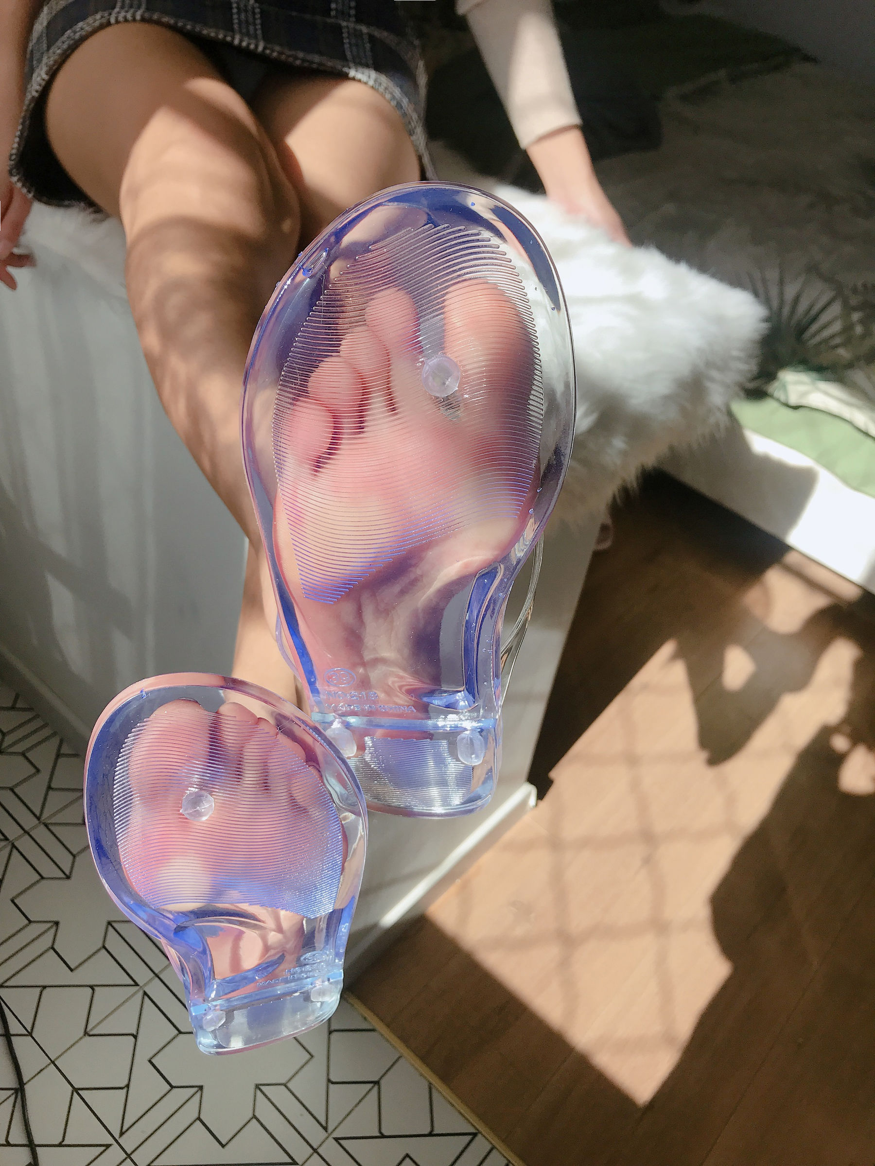 [福利COS] 安乔乔儿(Nia乔乔) No.012 泳池裸足第48张