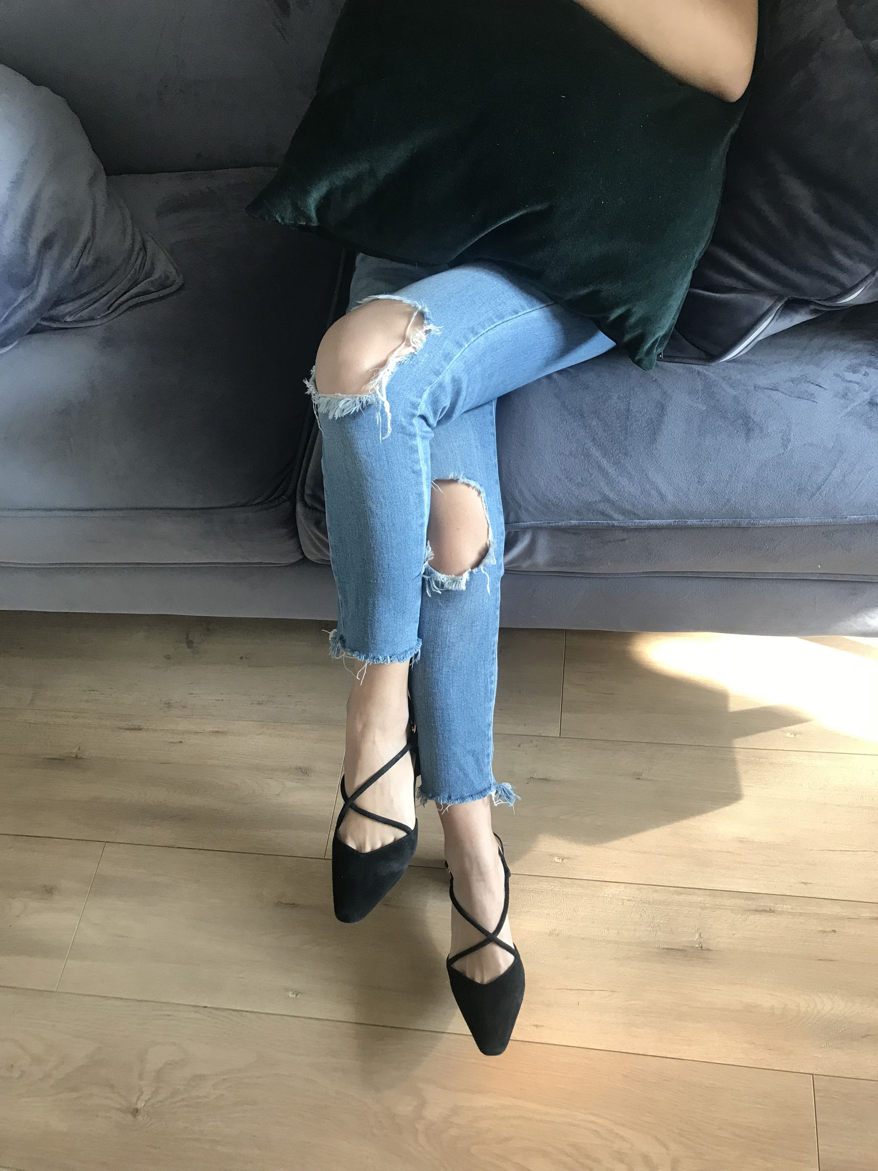 [福利COS] 安乔乔儿(Nia乔乔) No.015 脏脚踩鸡蛋第3张