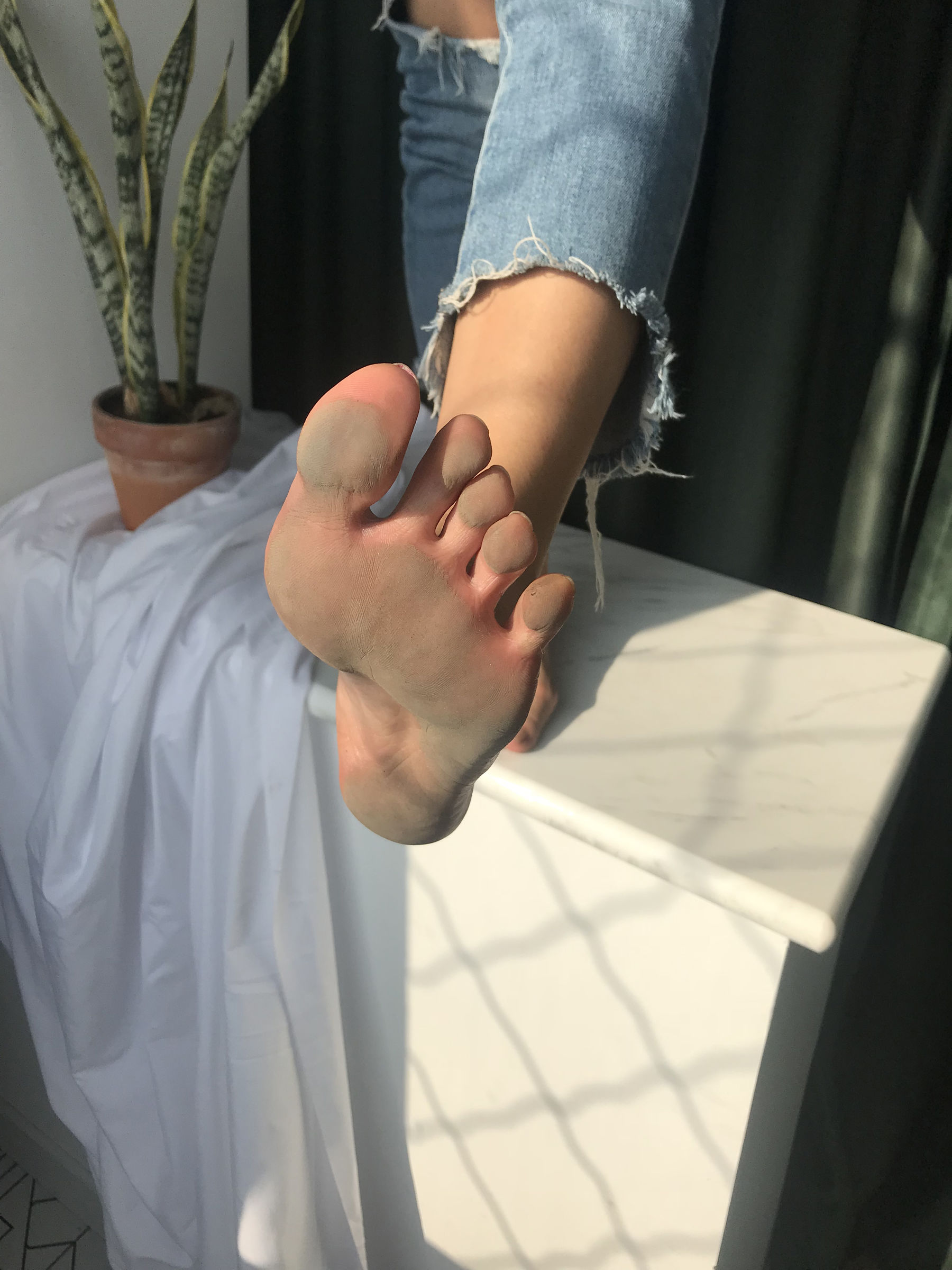 [福利COS] 安乔乔儿(Nia乔乔) No.015 脏脚踩鸡蛋第22张