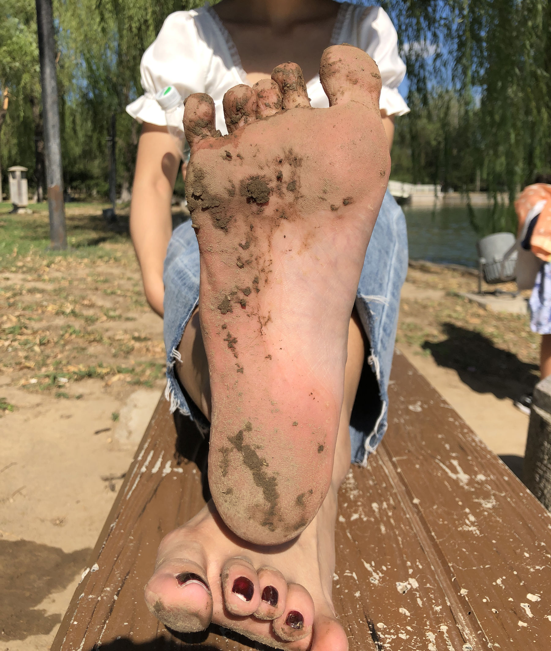 [福利COS] 安乔乔儿(Nia乔乔) No.007 乔乔脏脚底第32张