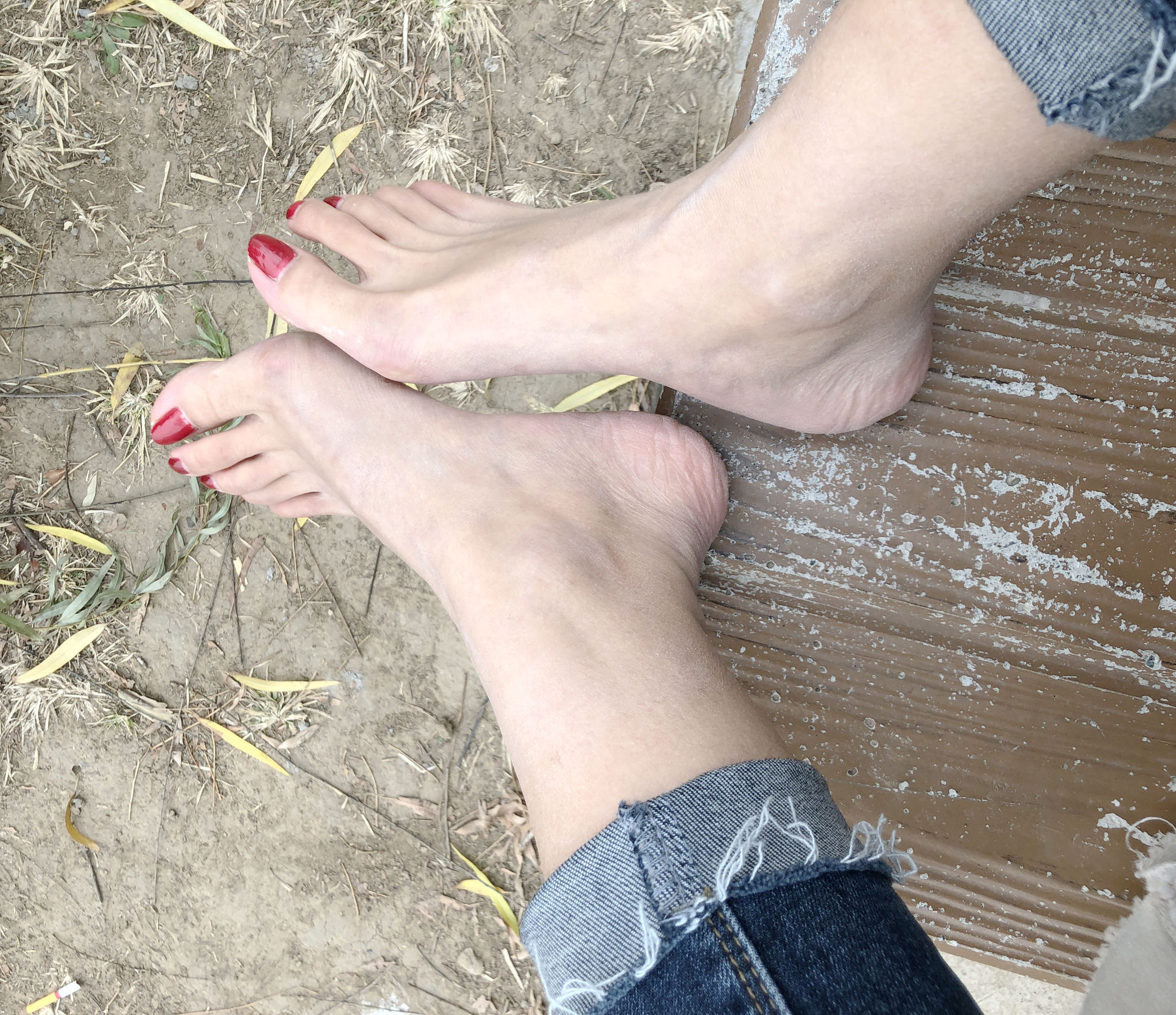 [福利COS] 安乔乔儿(Nia乔乔) No.010 红甲裸足第17张