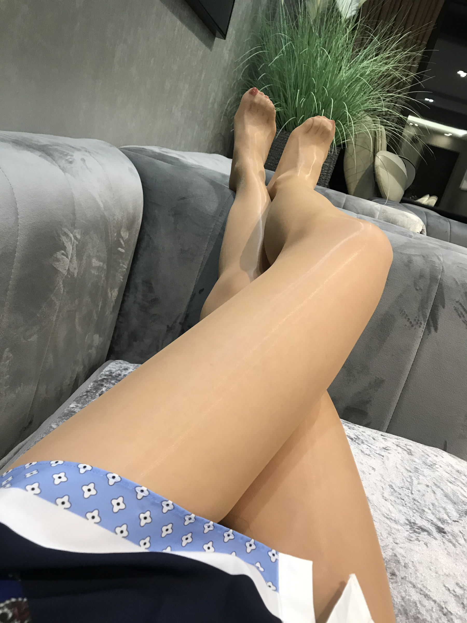 [福利COS] 丝足博主麋鹿_Monroe 2020.04.29 肉色亮丝第9张