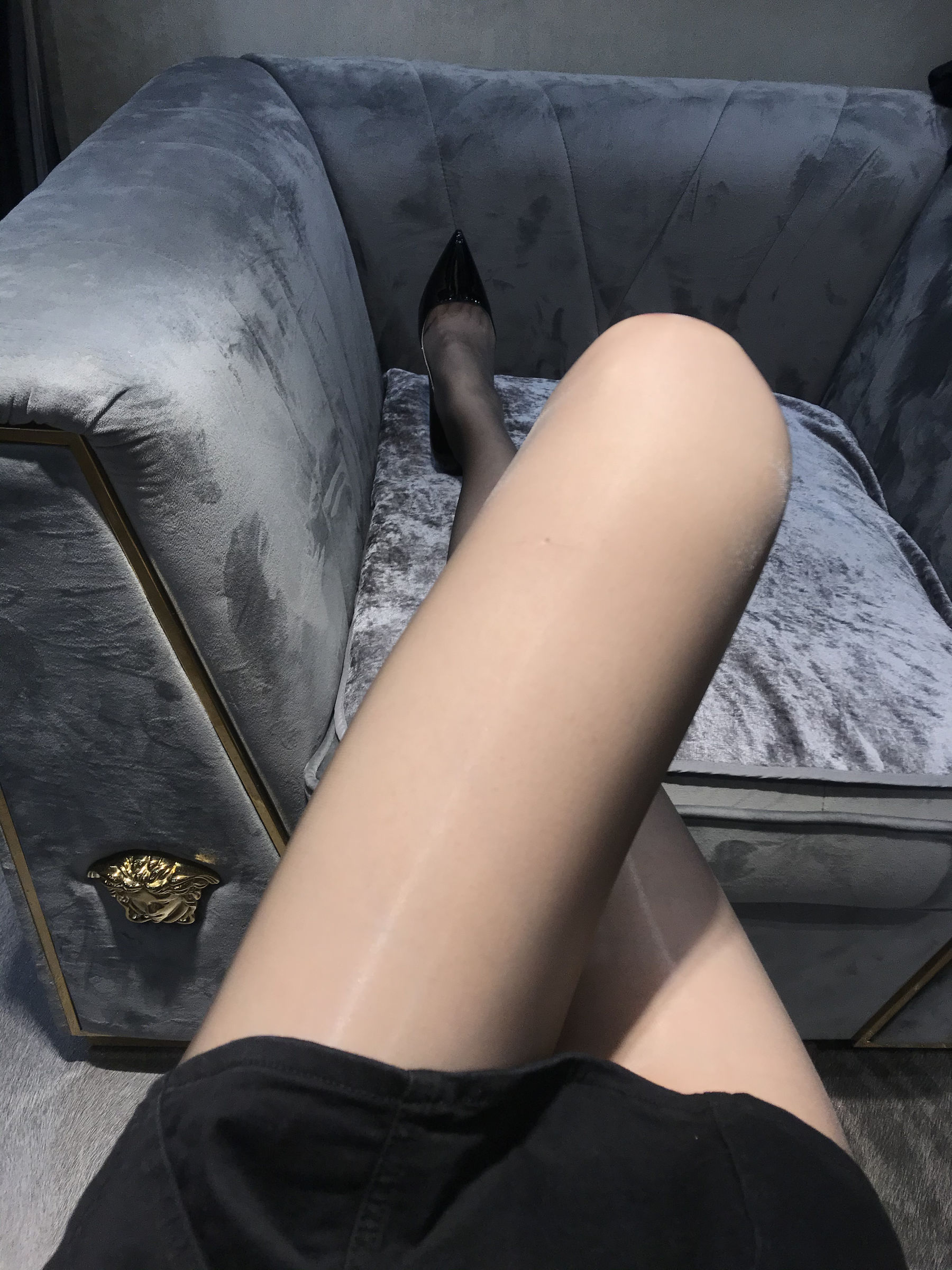 [福利COS] 丝足博主麋鹿_Monroe 2020.06.02 灰亮丝第1张