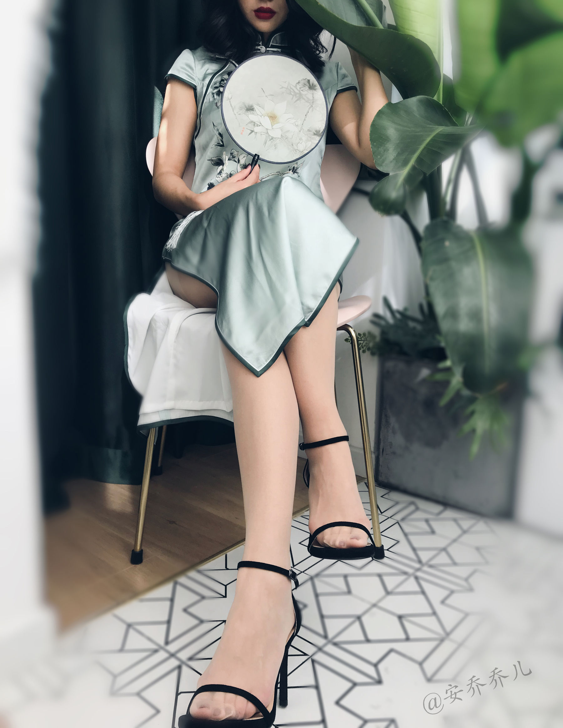 [福利COS] 安乔乔儿(Nia乔乔) No.017 安乔乔儿 黑丝旗袍第27张