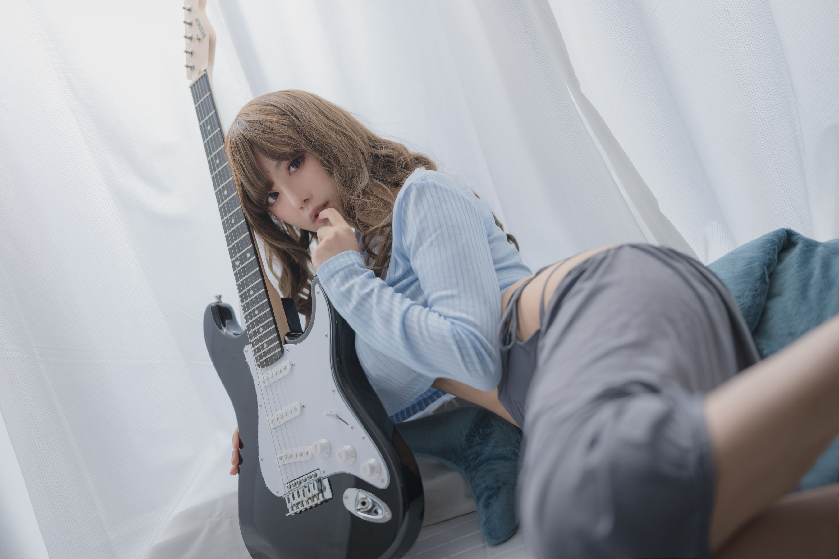 [福利COS] Shika小鹿鹿 - 吉他妹妹第4张