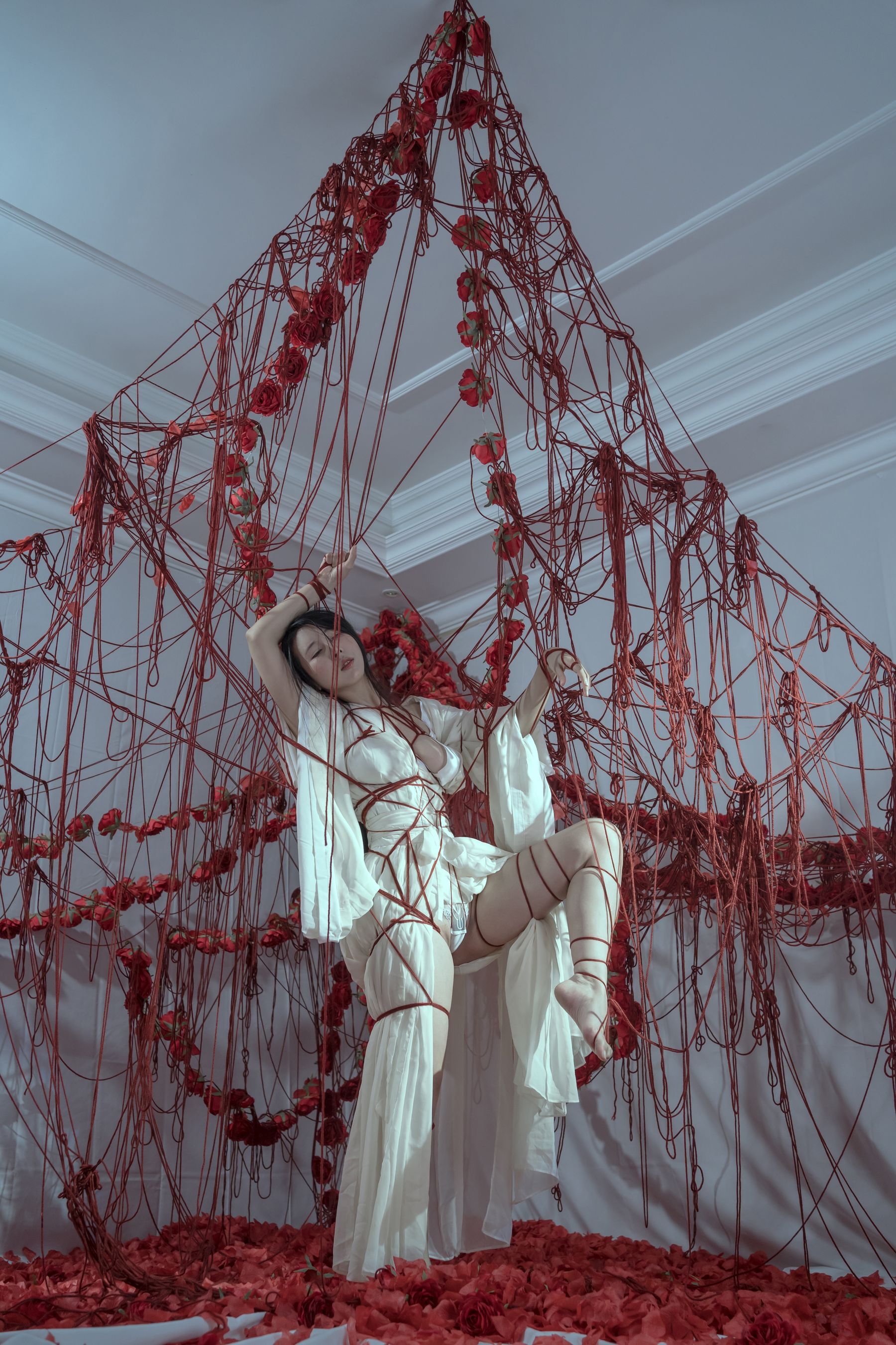 [福利COS] 云溪溪 - 奶桃 囚鸟第3张