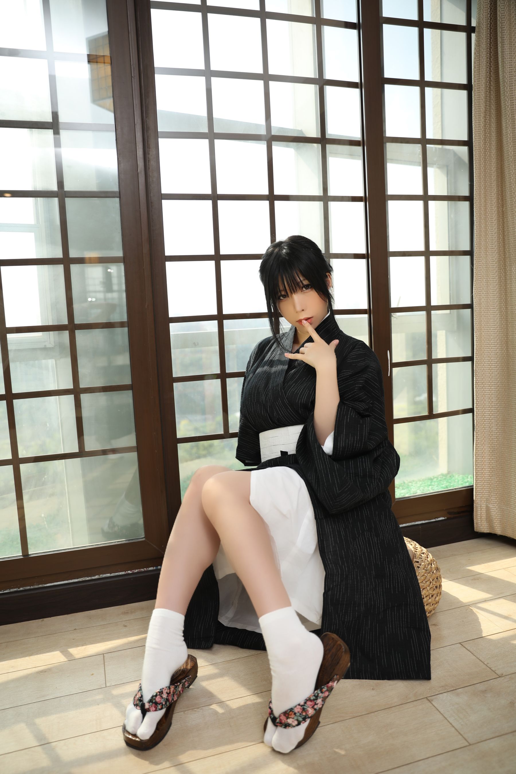 [福利COS] 二次元巨乳美女鹿野希 - 未亡人第5张