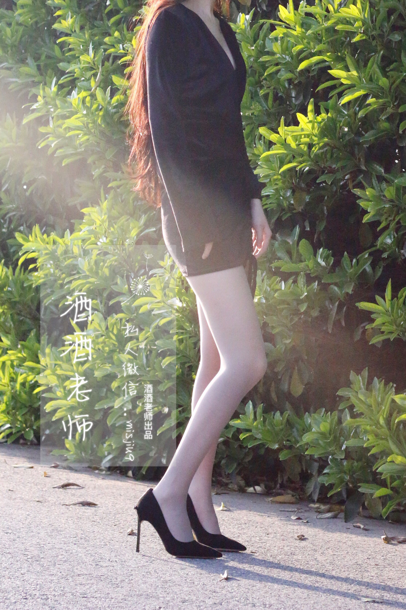 [福利COS] 酒酒老师 - 黄昏光影高跟秀第2张