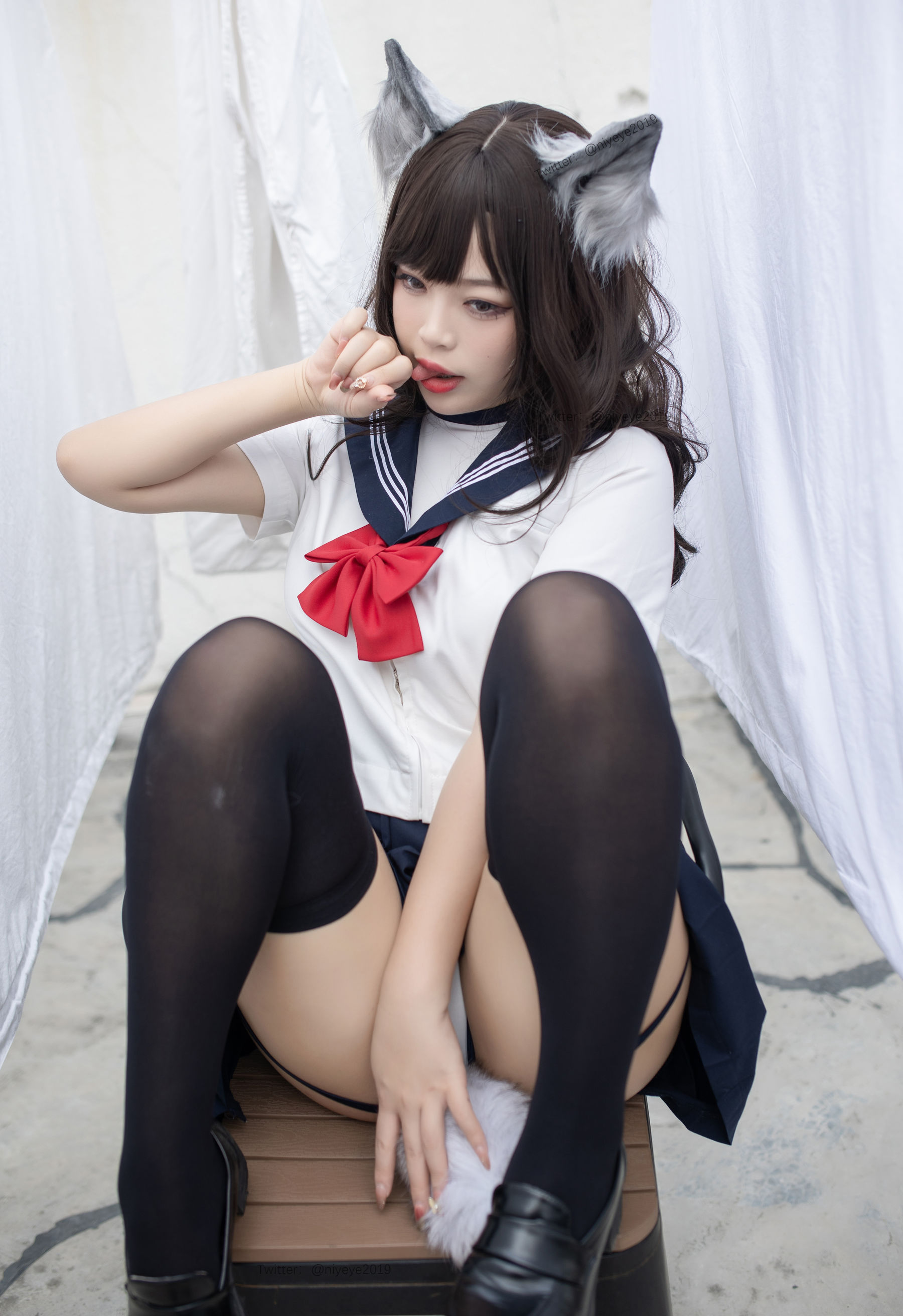 [福利COS] 萌系小姐姐-白烨- - 魅惑狼姐姐 室外第6张