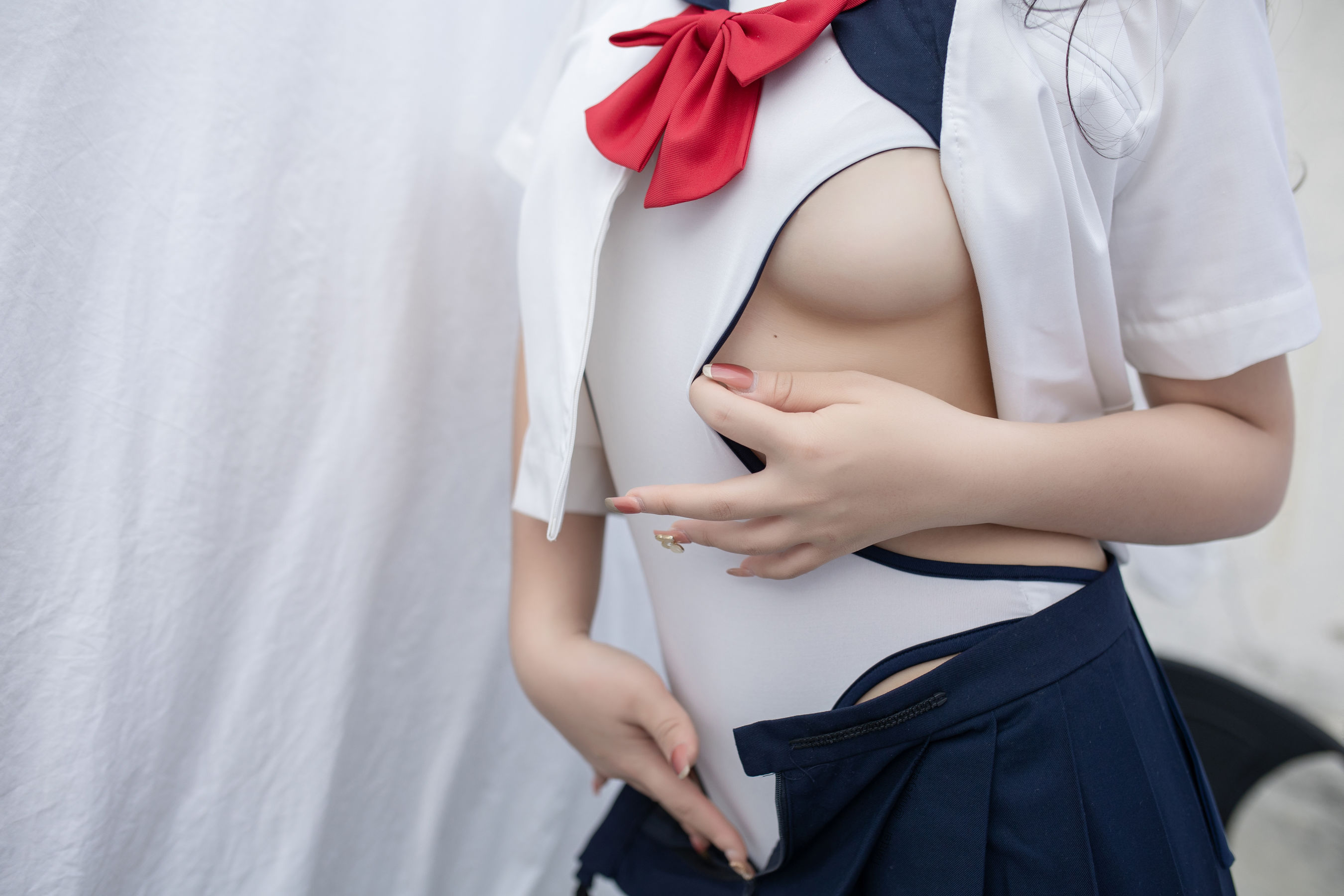 [福利COS] 萌系小姐姐-白烨- - 魅惑狼姐姐 室外第7张