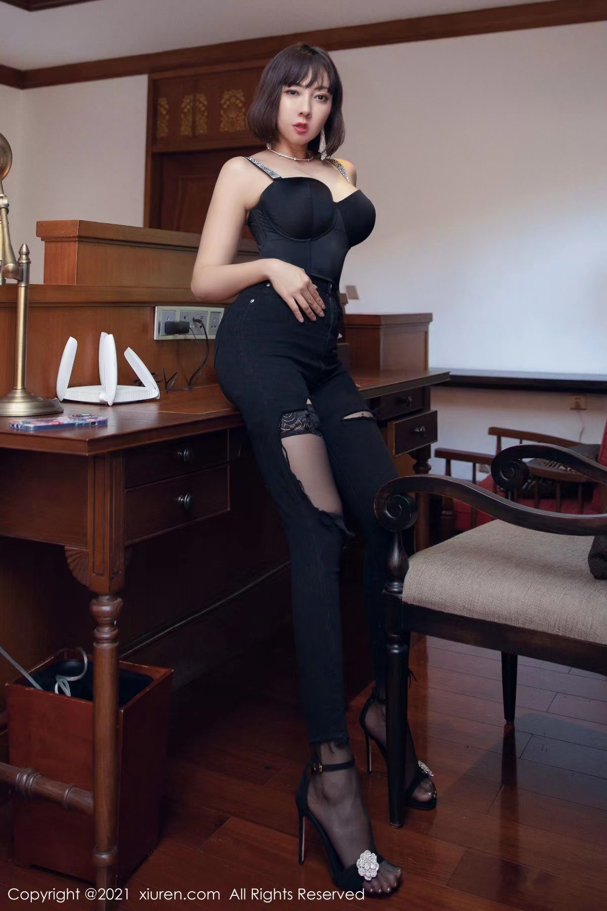 [福利COS] 果儿Victoria 微密圈视图合集第43张