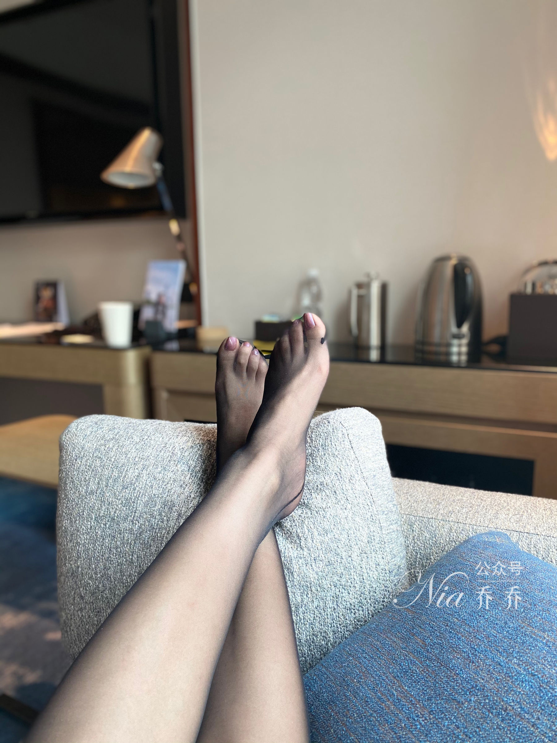 [福利COS] 安乔乔儿(Nia乔乔) 微密圈黑丝美腿写真合集第32张