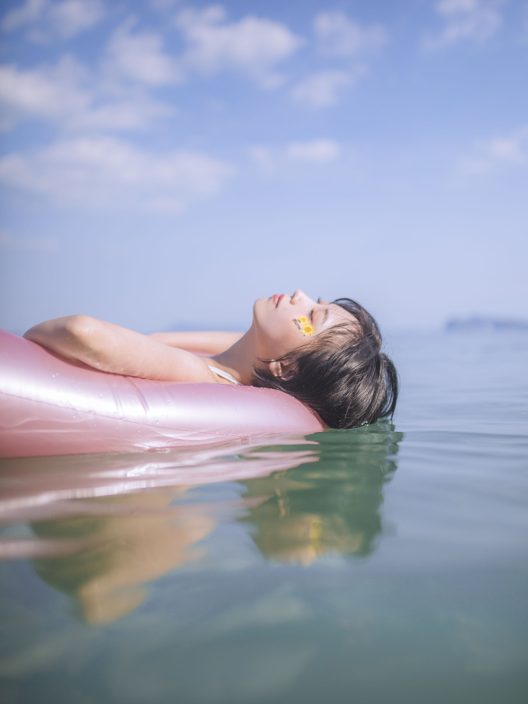 [福利COS] 次元少女念雪ww - 白色泳衣第3张