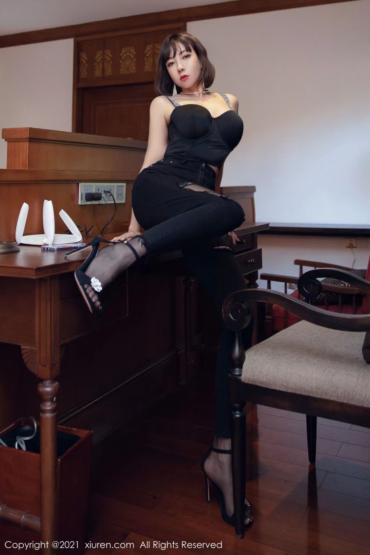 [福利COS] 果儿Victoria 微密圈视图合集第44张