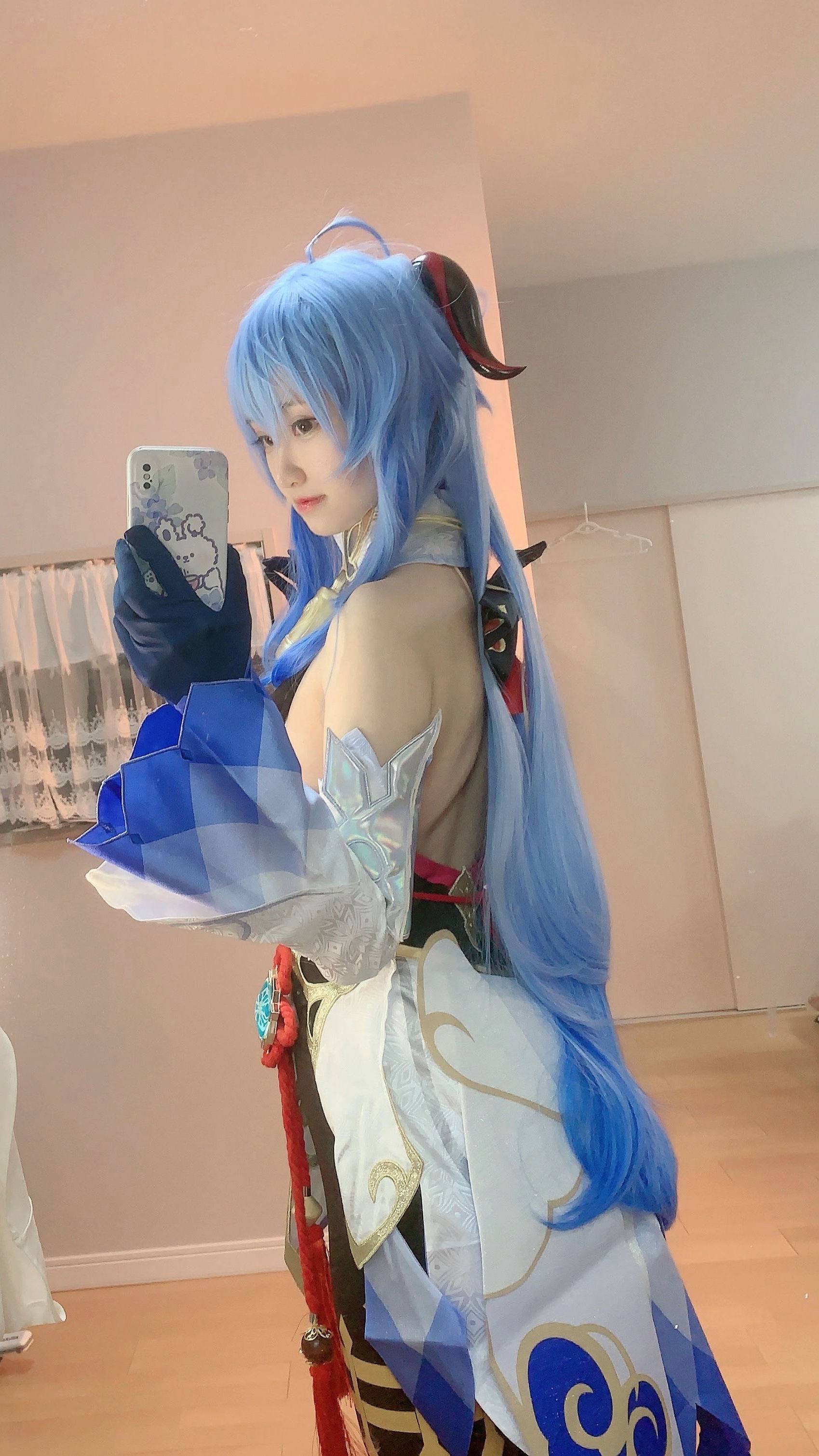 [福利COS] 千阳(ちよ) - 甘雨对镜拍第5张