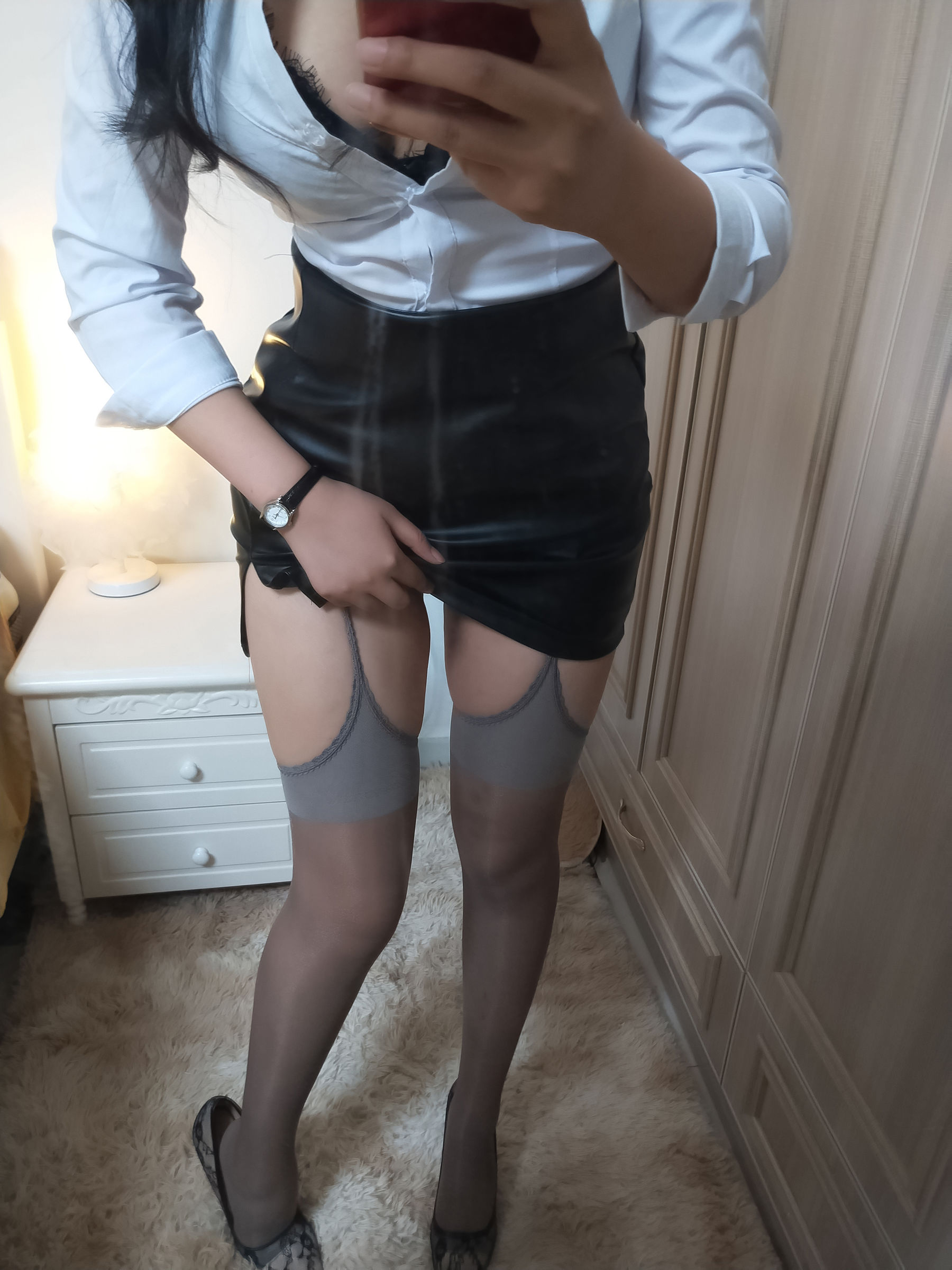 [福利COS] 轩萧学姐 - 灰丝吊带OL第10张