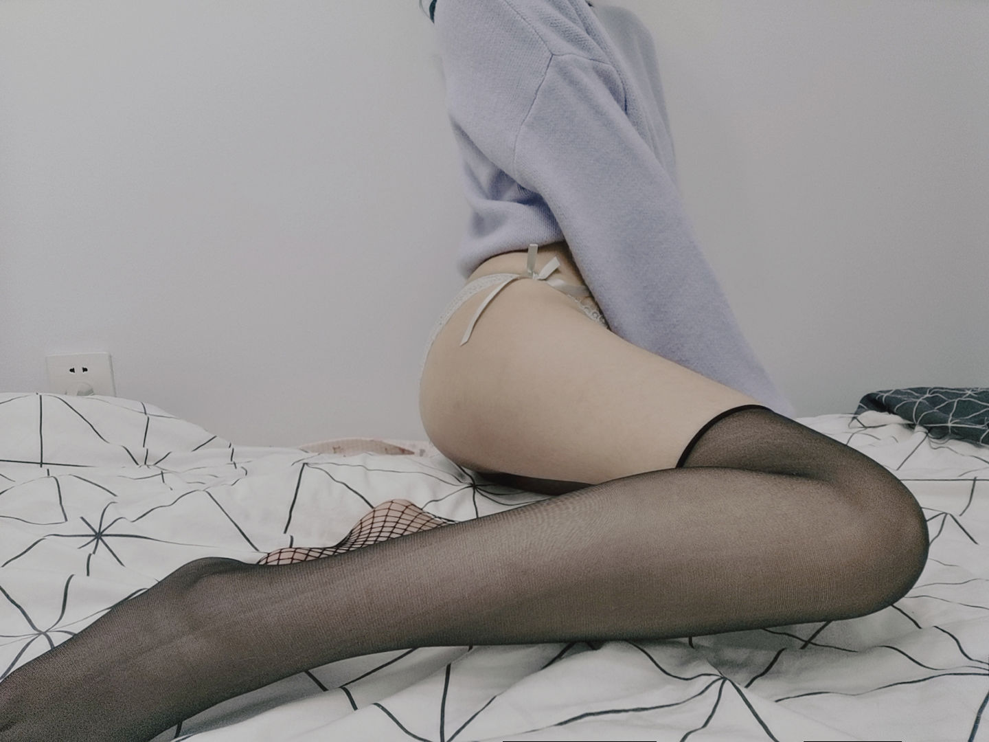 [福利COS] eloise软软 - 双拼丝袜第7张