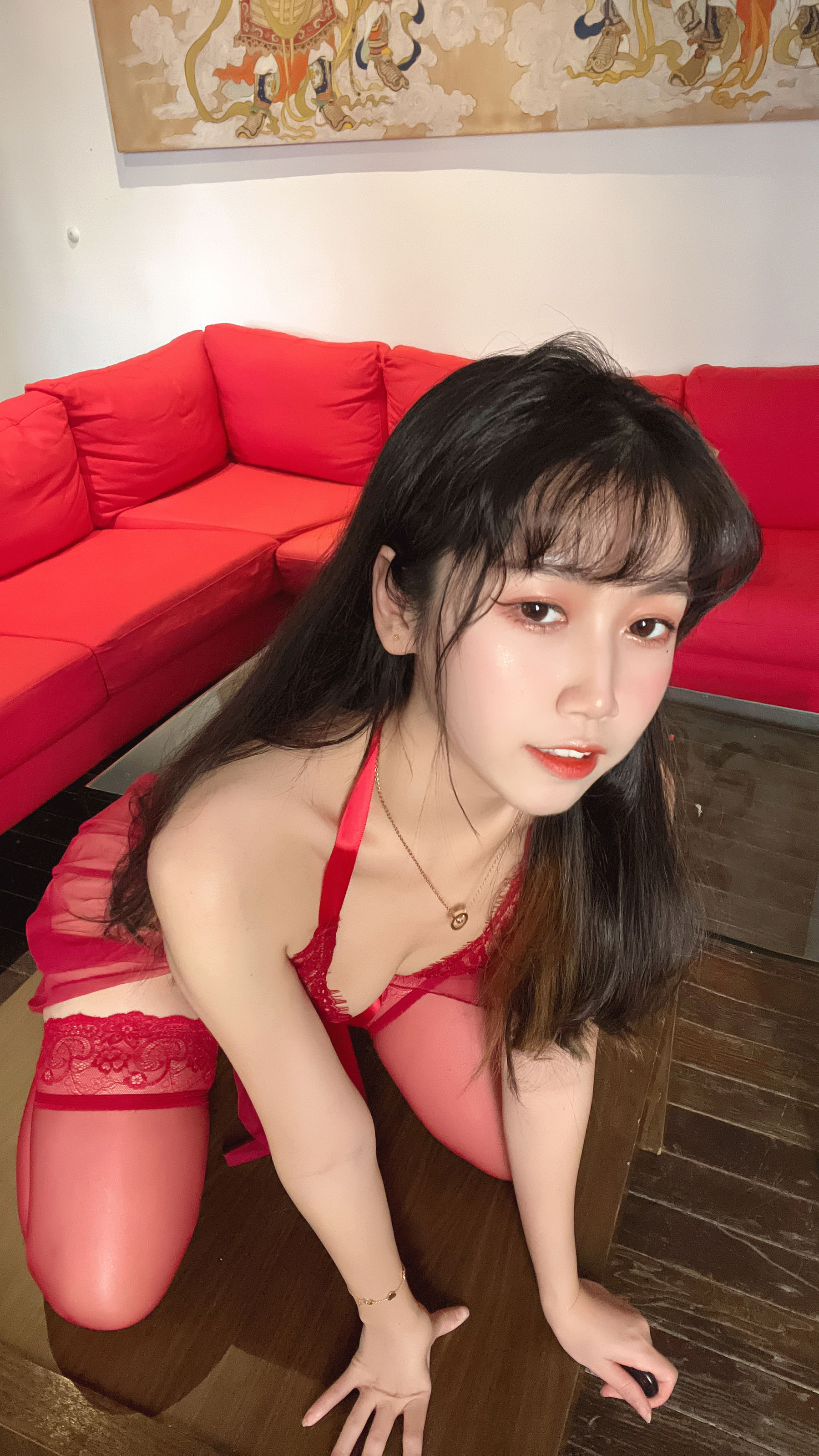 [福利COS] 微博人气Coser不呆猫 - 霸气红色人妻第17张