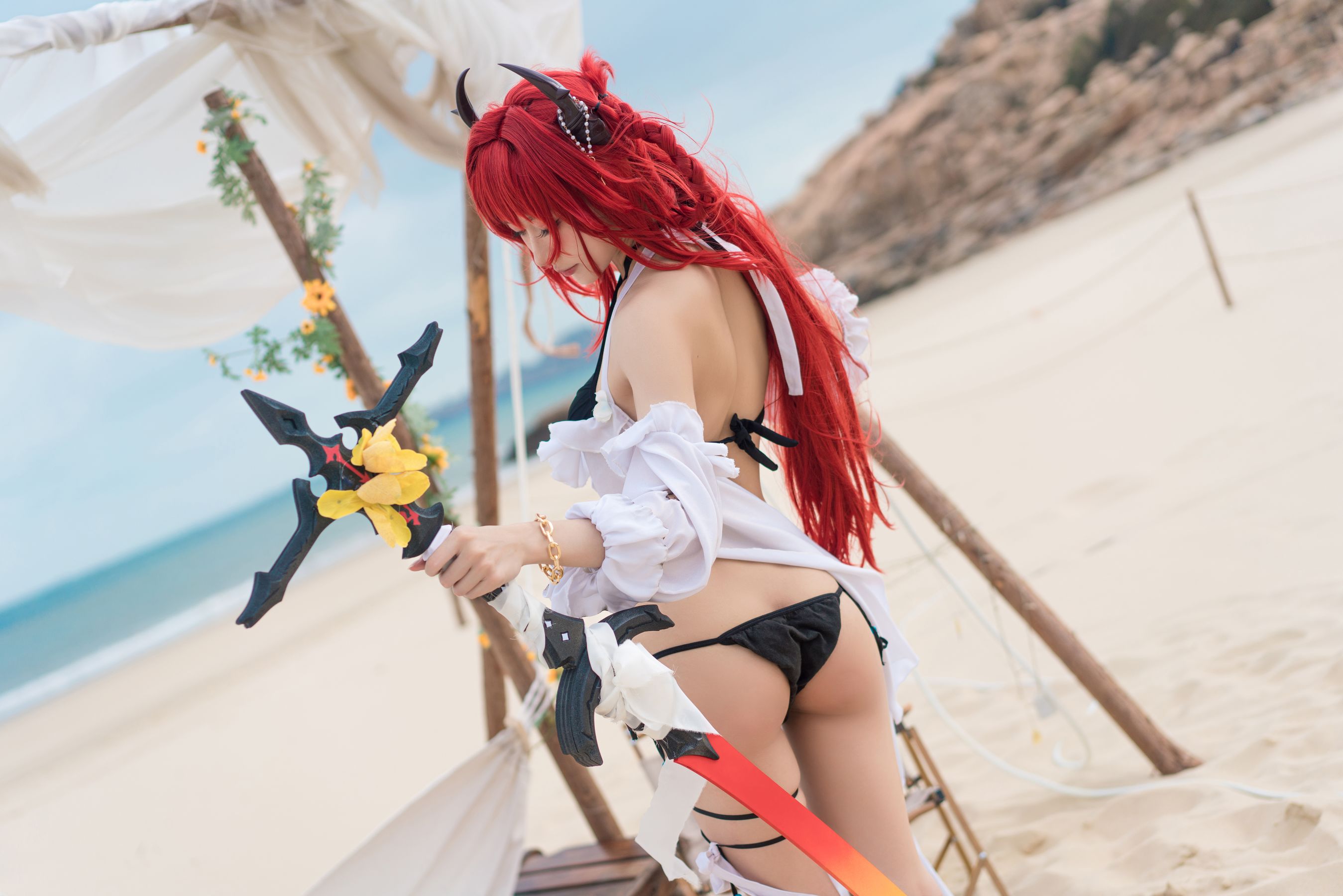 [福利COS] 动漫博主阿包也是兔娘 - 明日方舟 史尔特尔泳装第4张