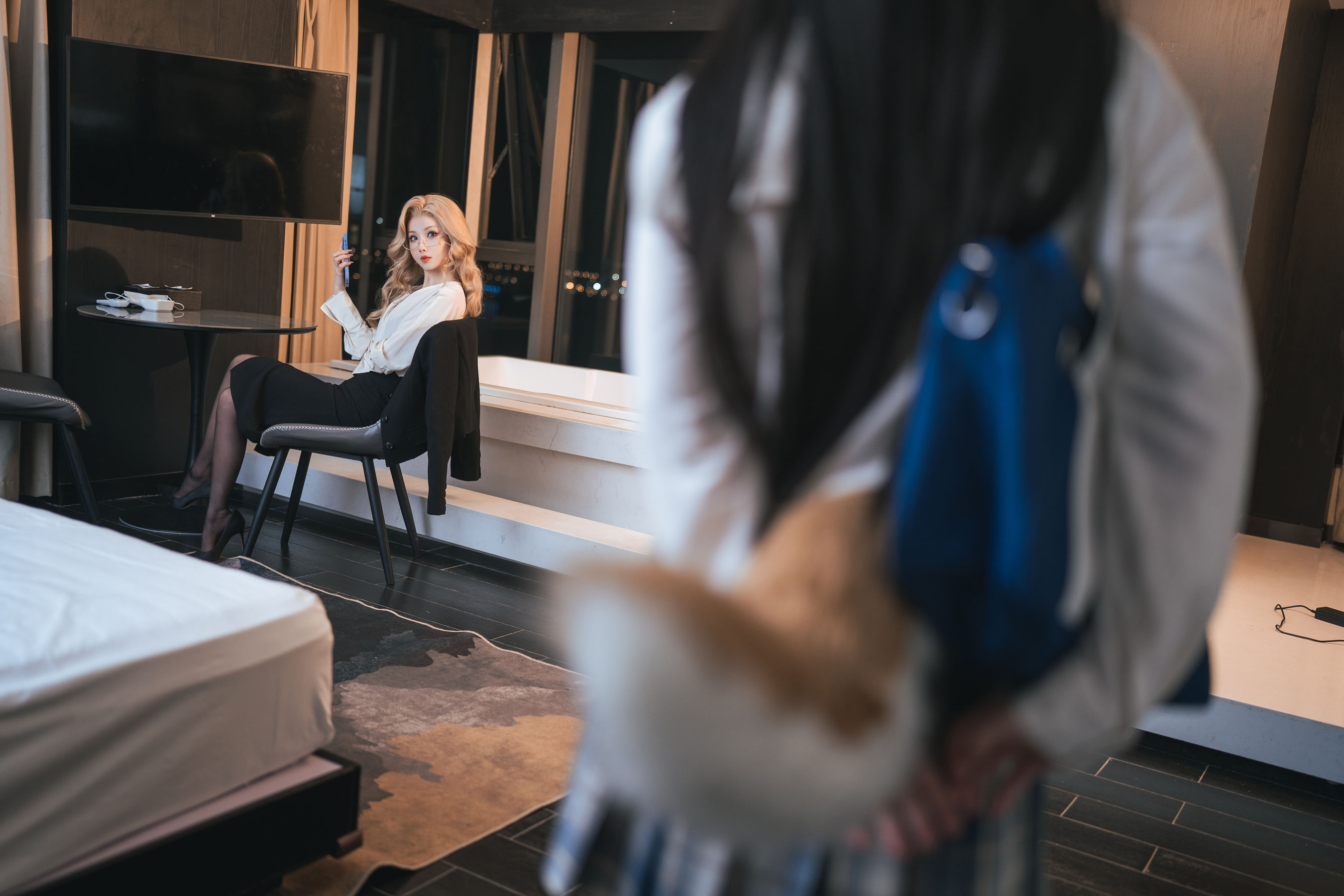 [福利COS] COS福利rioko凉凉子&amp;amp;面饼仙儿 - 女上司双人版第2张