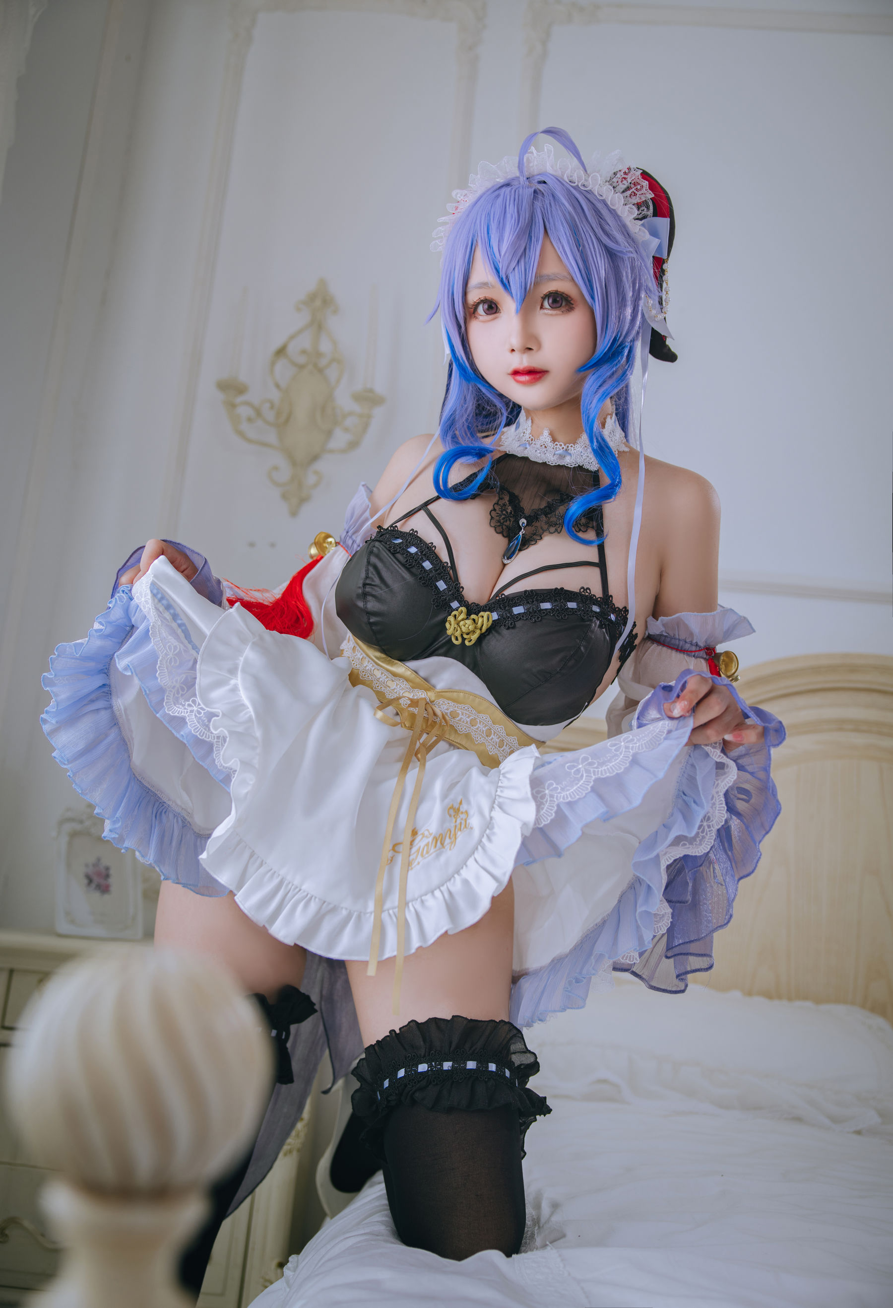 [福利COS] Cosplay日奈娇 - 甘雨女仆第4张