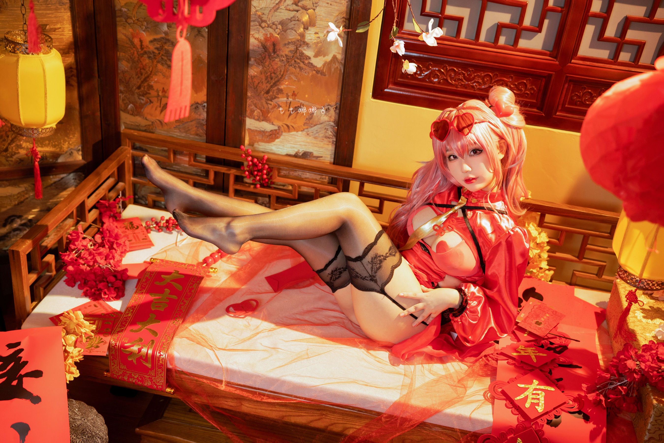 [福利COS] 七七娜娜子 - 布莱默顿新春旗袍第9张