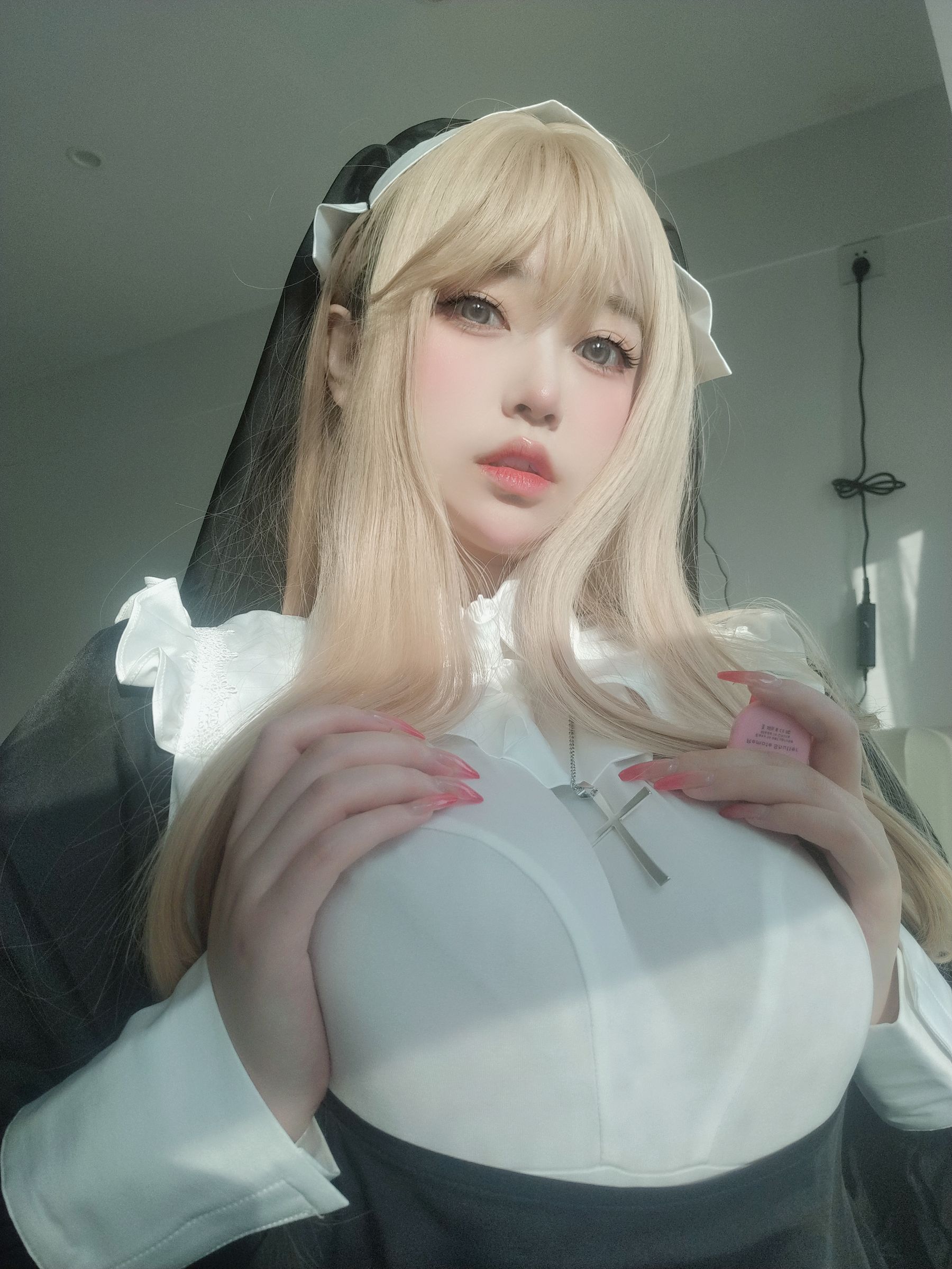 [福利COS] 女主K - 修女第15张
