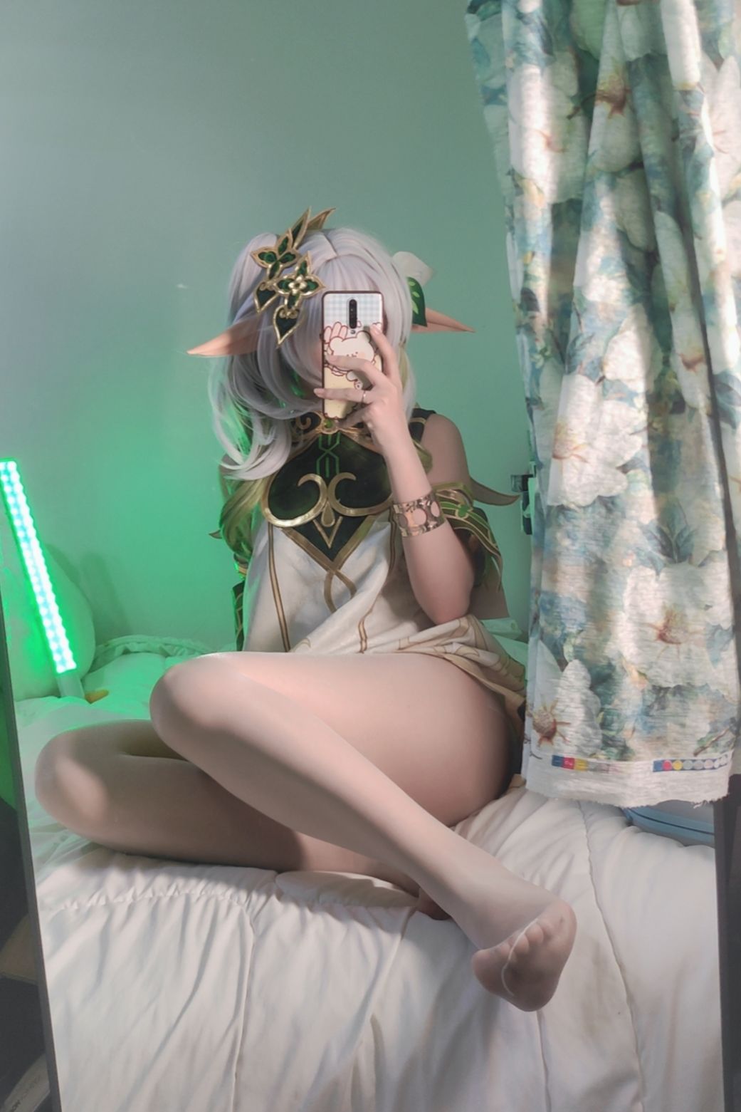 [福利COS] 洛桑w伊梓 - 小草神第4张