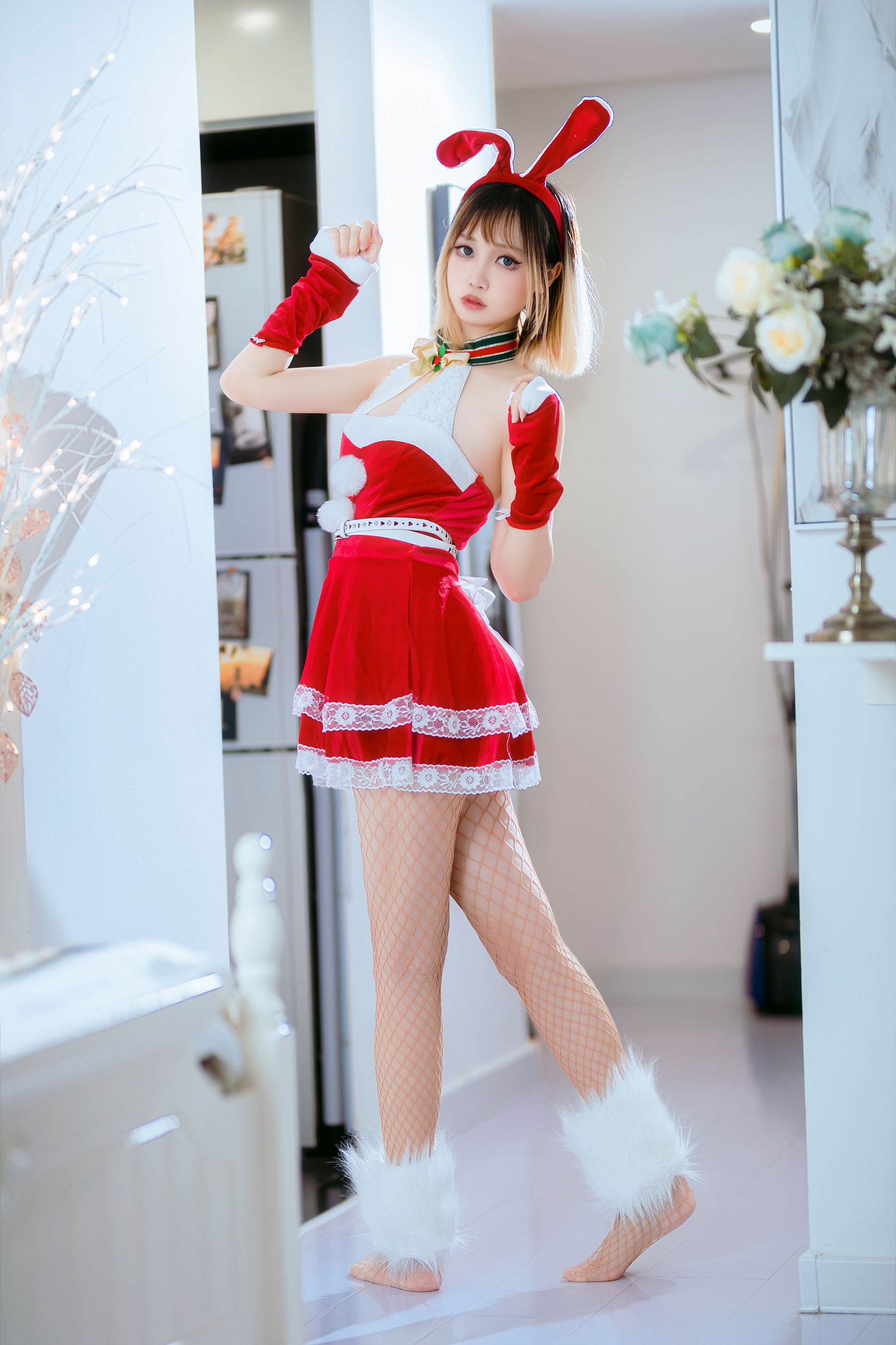 [福利COS] 洛桑w伊梓 - 网袜丝带兔兔第2张