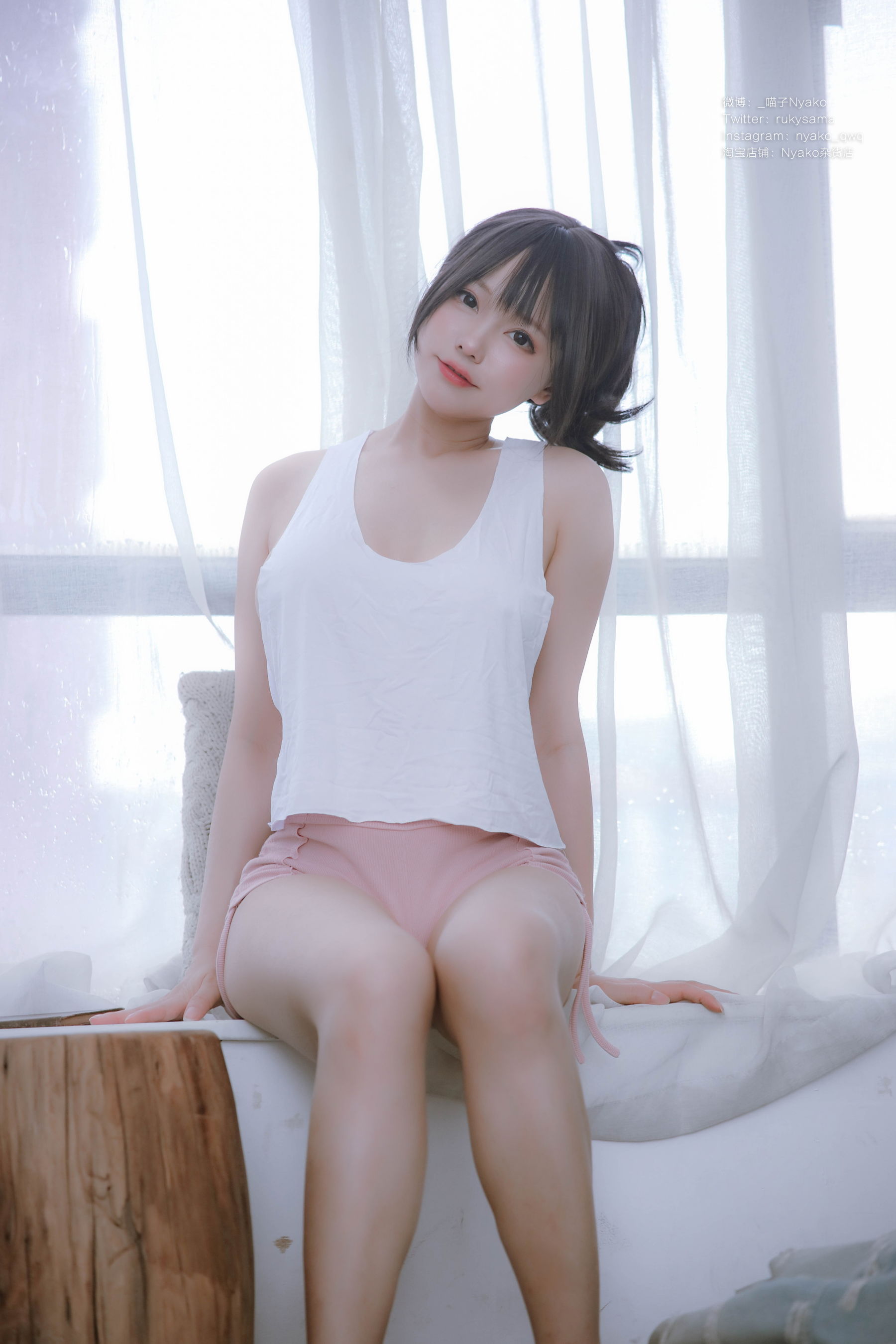 [福利COS] 萌妹子Nyako喵子 - 隣のやばいお姉さん 背心第5张