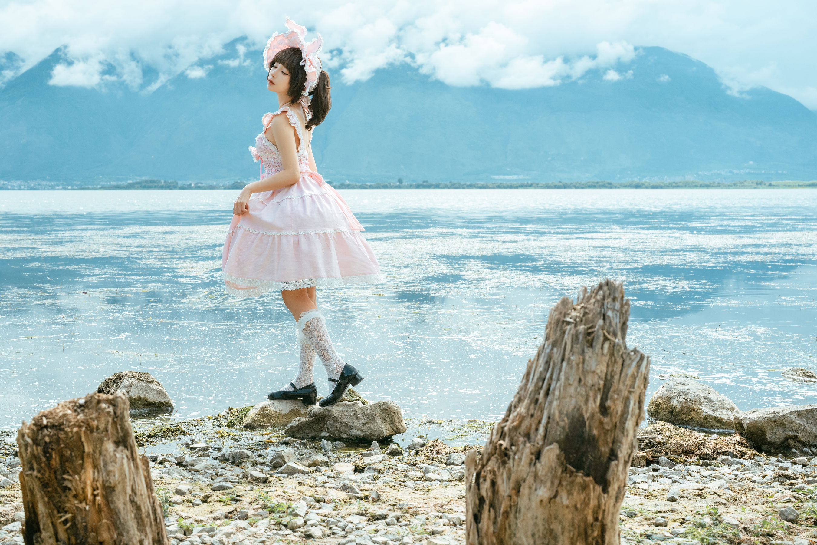 动漫博主蠢沫沫 - 湖边的少女第1张