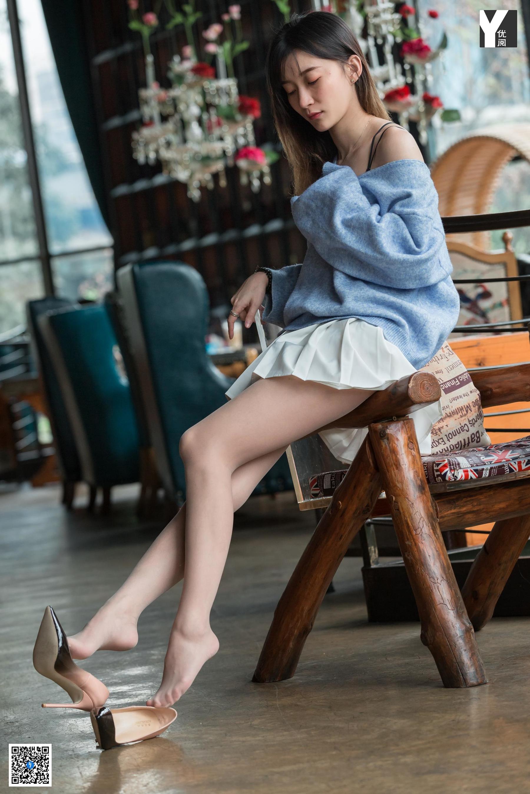 [IESS异思趣向] 模特：秋秋《百褶裙少女》 肉丝高跟写真集第11张
