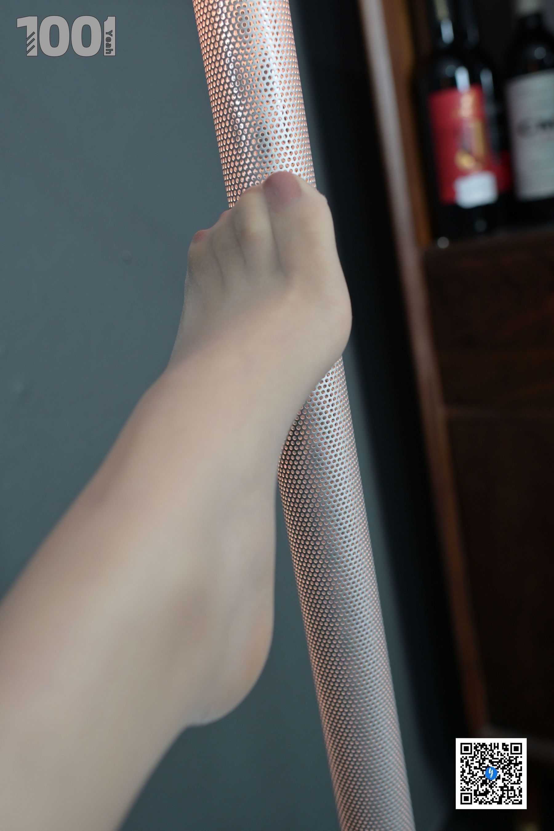 [IESS异思趣向] NO.189 【一抹红3】  丝足美腿写真第10张