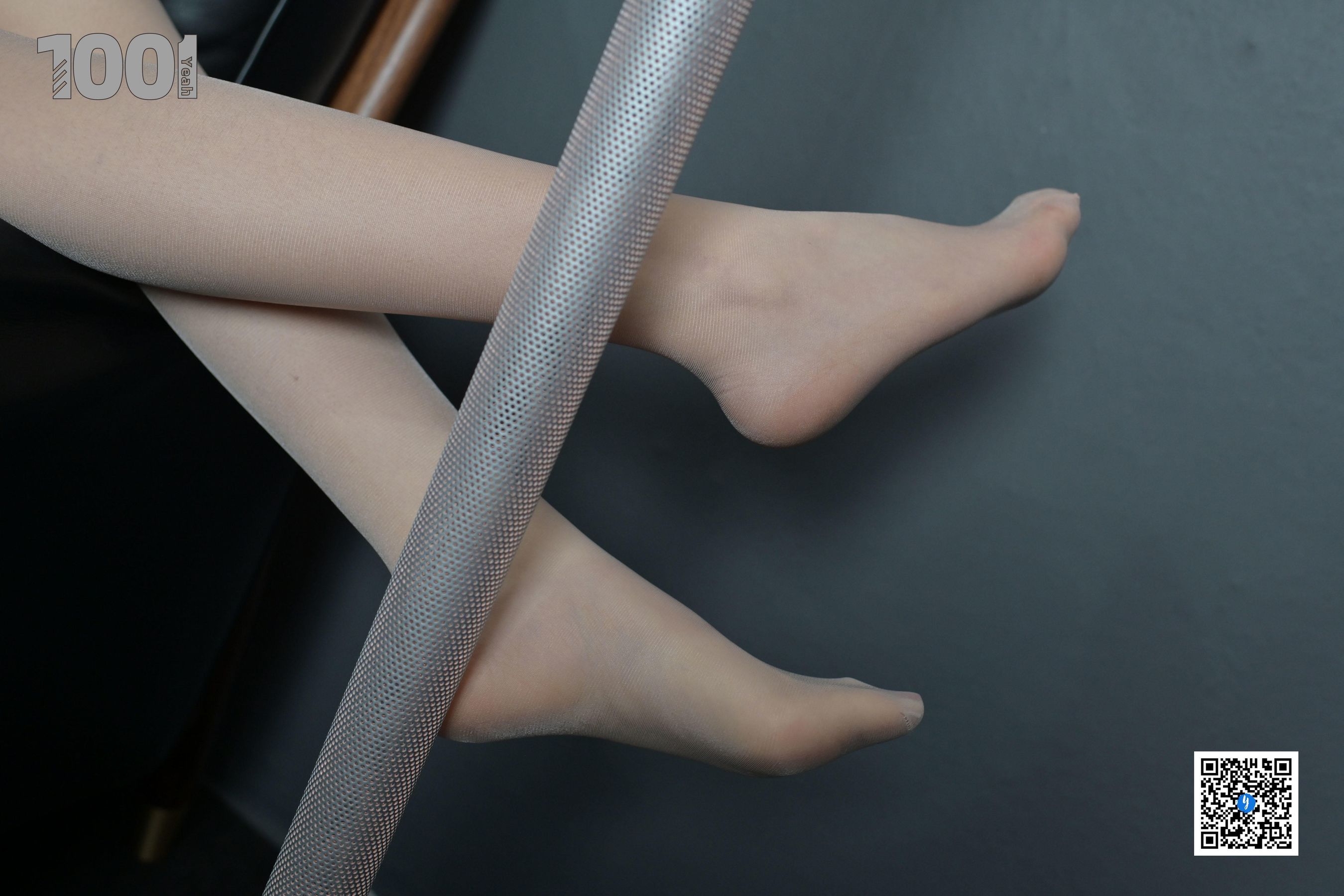 [IESS异思趣向] NO.189 【一抹红3】  丝足美腿写真第13张