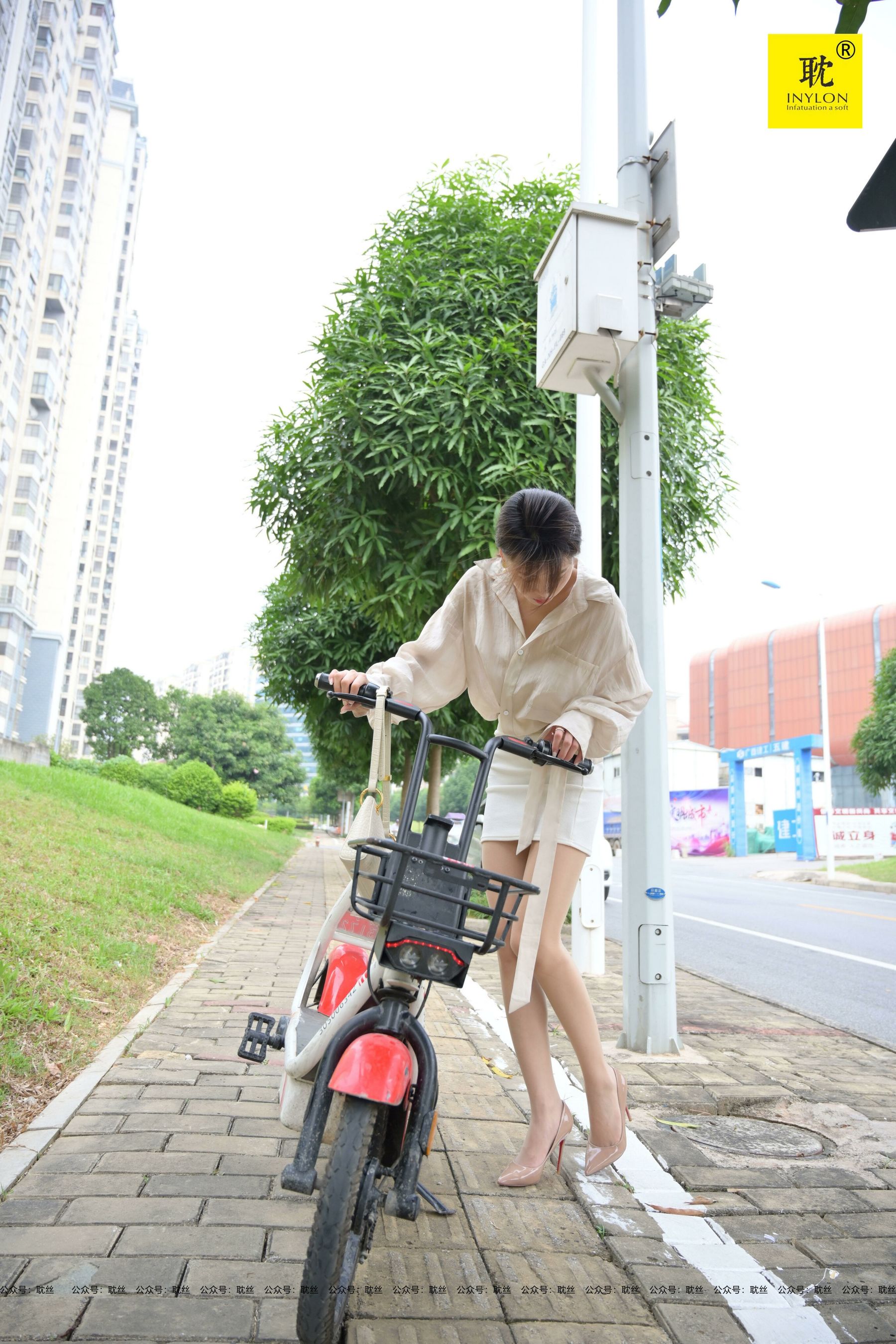 [IESS第N种幻想] 一个人下班⑤ 丘主管 丝袜套图第7张