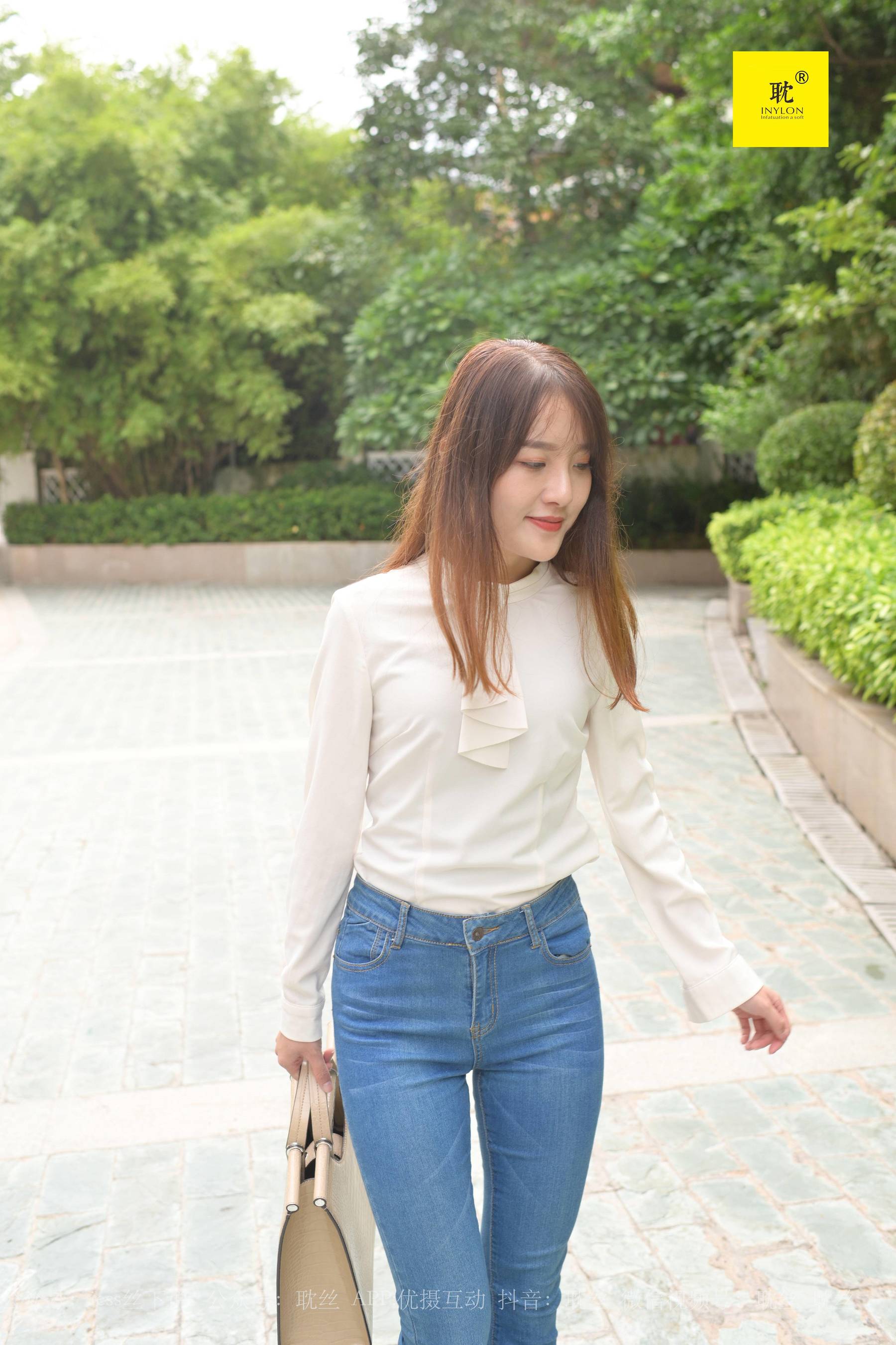 [IESS异思趣向]第N种幻想 婉萍的一天④ 丝袜美腿套图第7张
